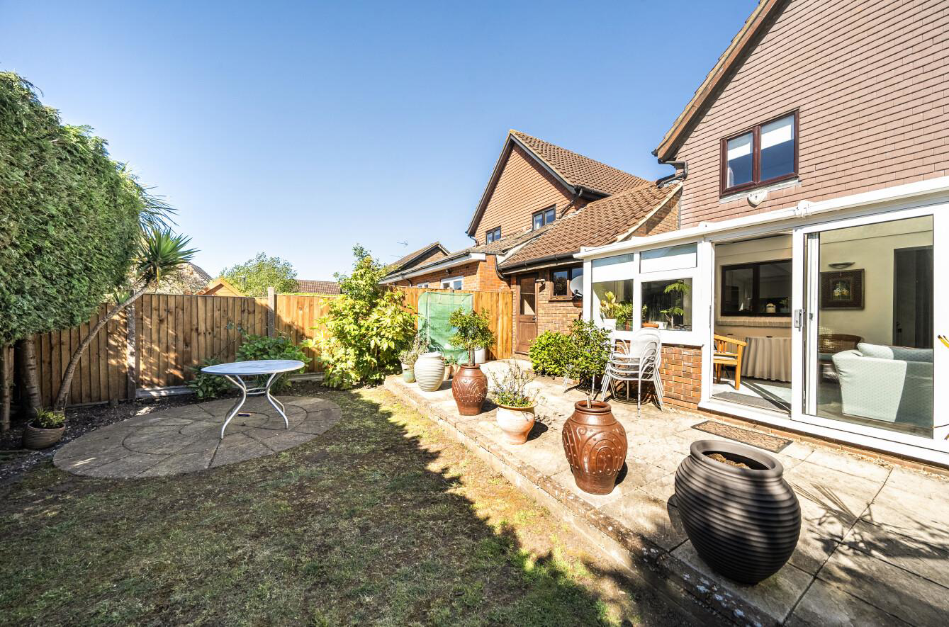 Du Cros Drive, Stanmore, HA7, photo 12