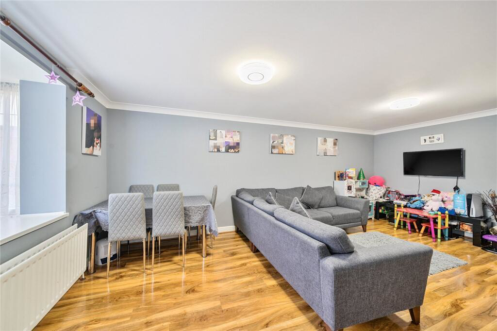 Priory Field Drive, Edgware, HA8, photo 3