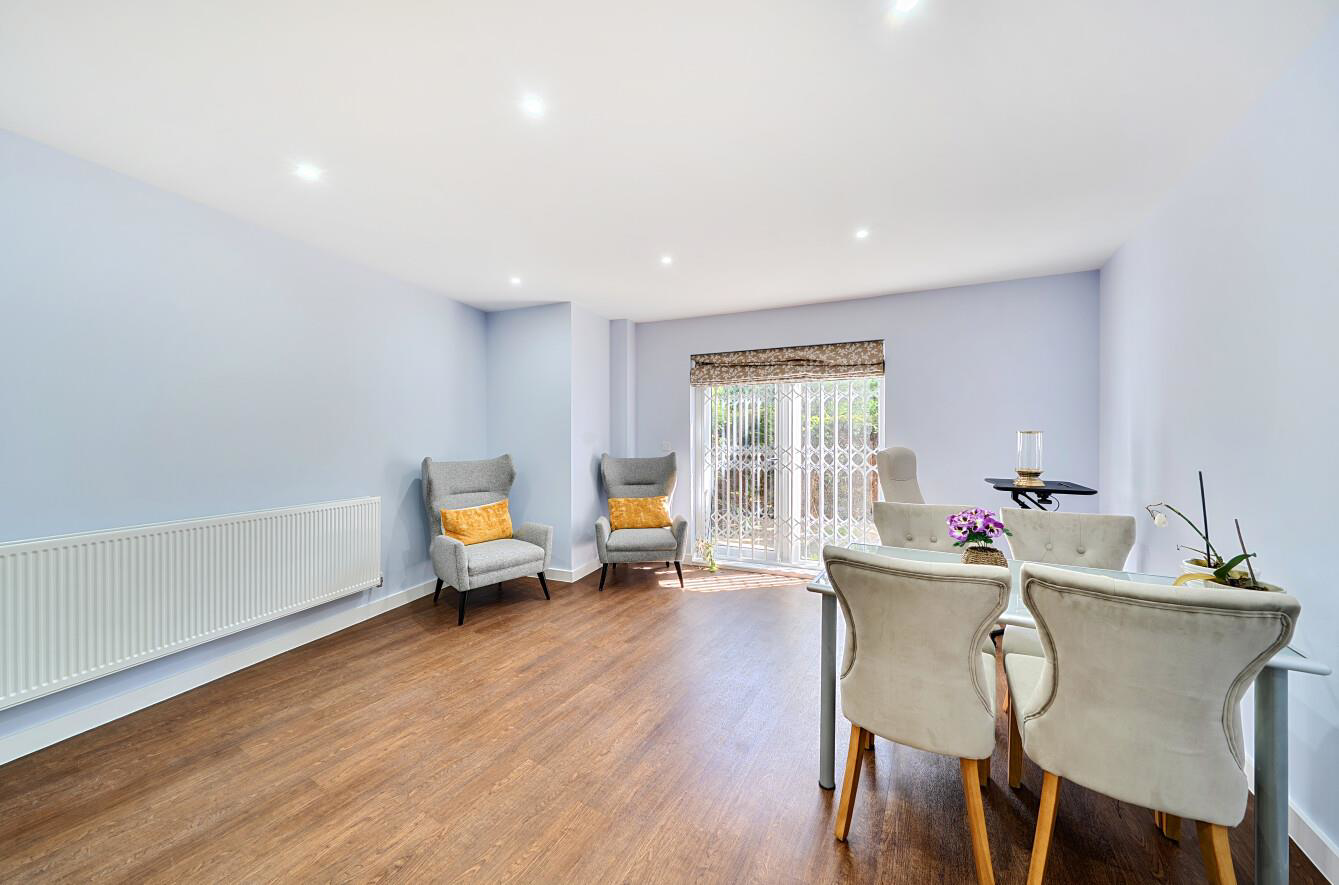 Royal Court, Stanmore, HA7, photo 3