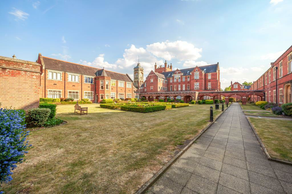 Royal Connaught Drive, Bushey, WD23, photo 22