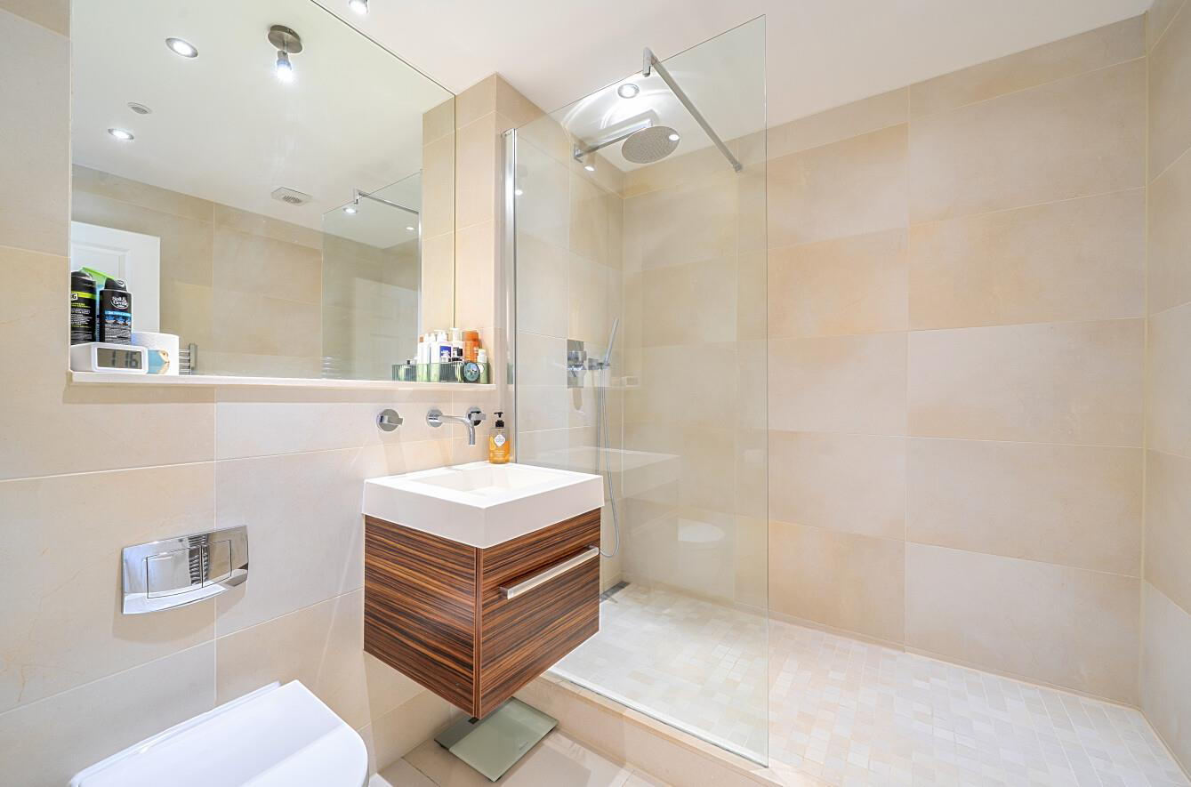Royal Connaught Drive, Bushey, WD23, photo 13