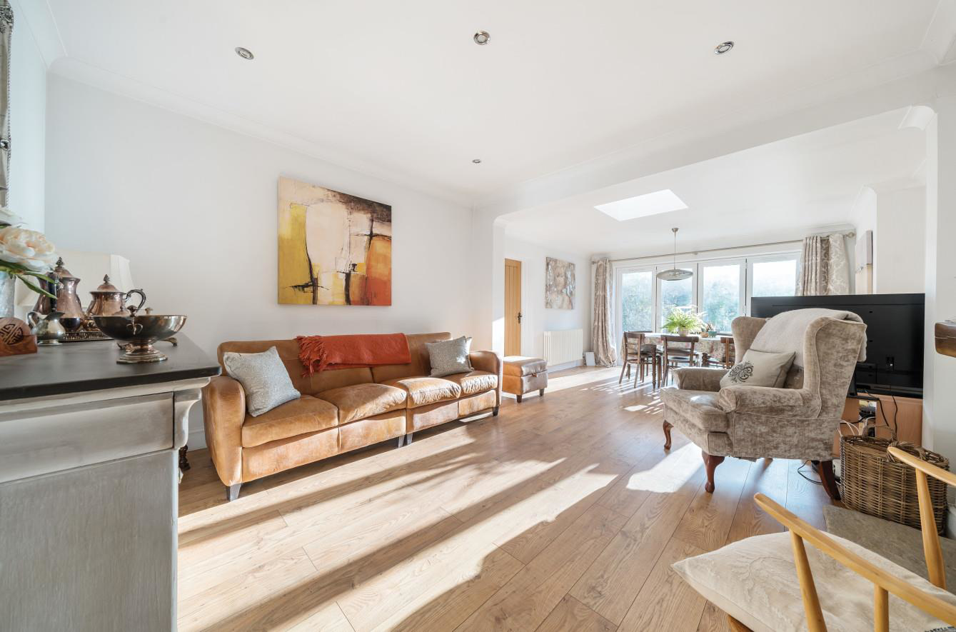 Bushey Hall Road, Bushey, WD23, photo 2