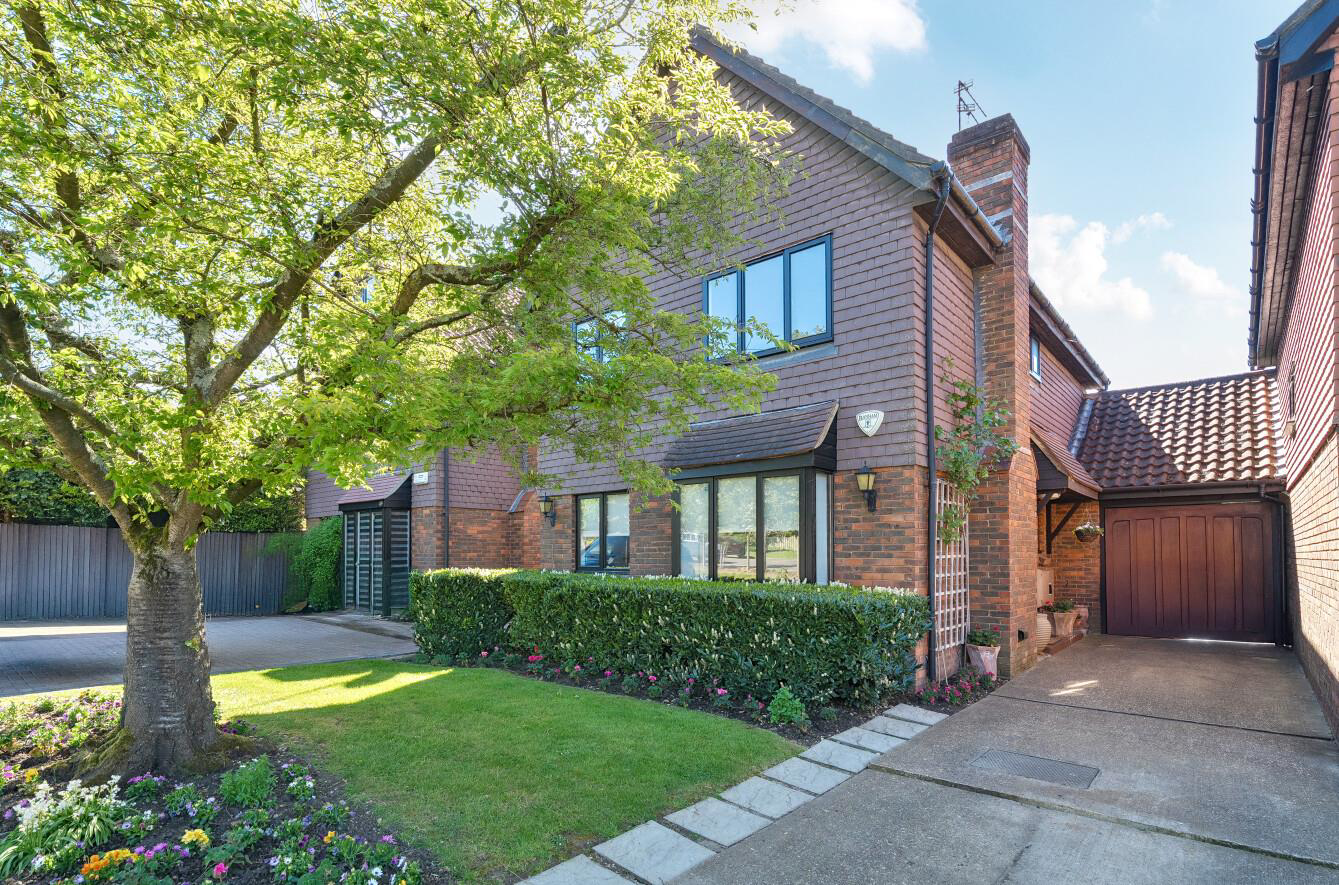 Du Cros Drive, Stanmore, HA7