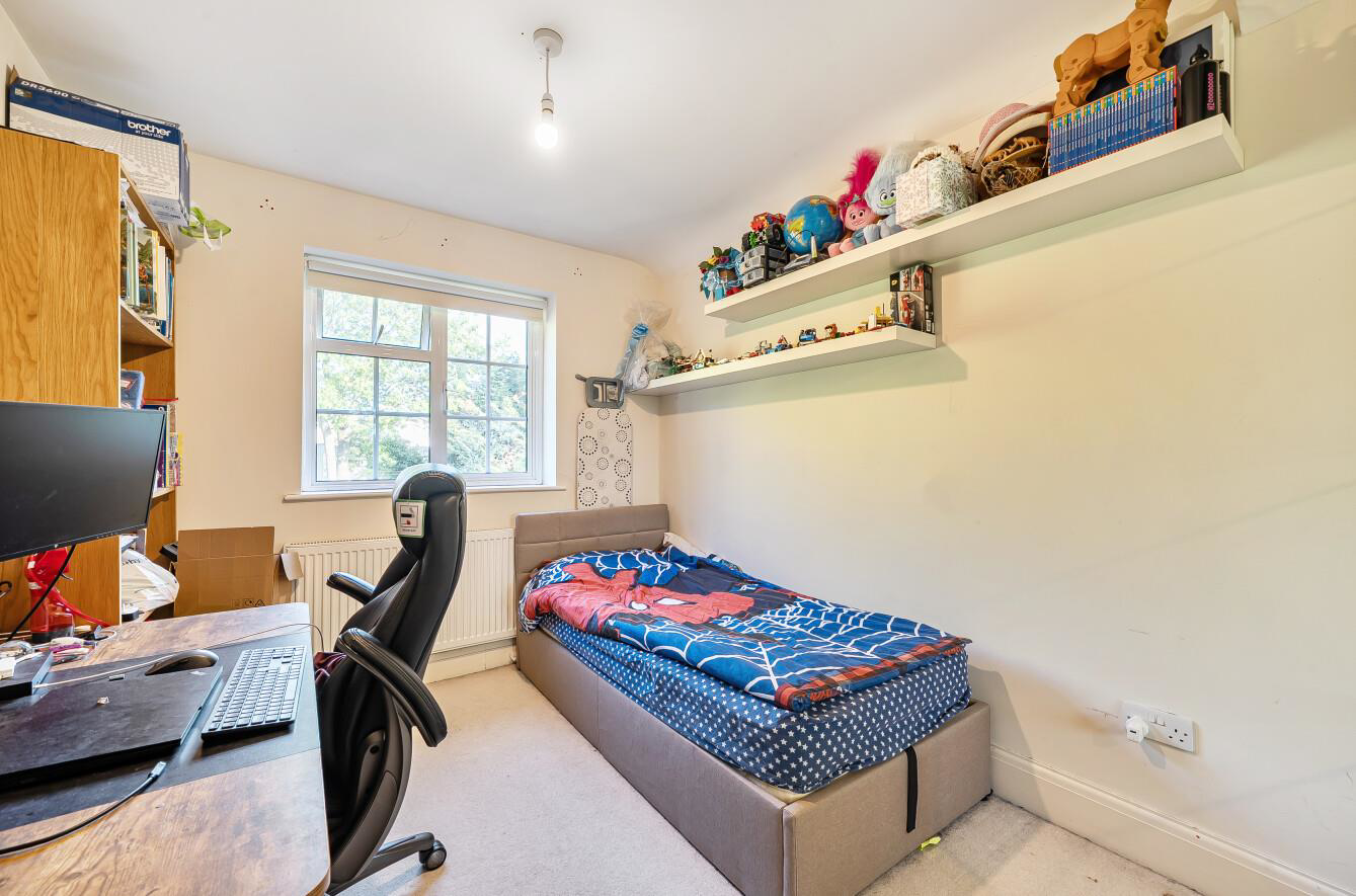 Golf Close, Stanmore, HA7, photo 15