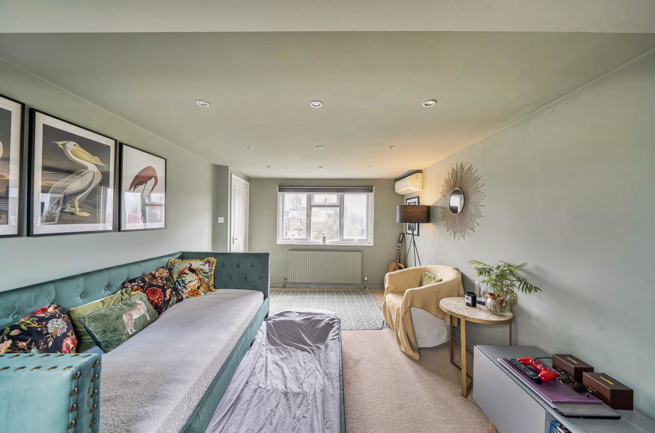 Rudolph Road, Bushey, WD23, photo 15
