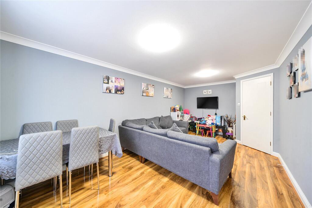 Priory Field Drive, Edgware, HA8, photo 2