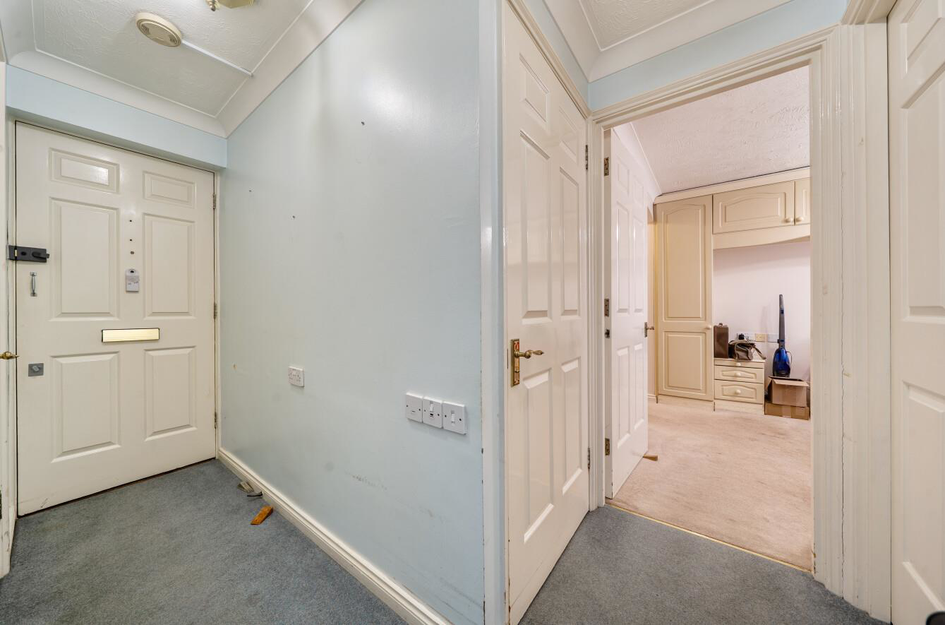 Pembroke Lodge, Stanmore, HA7, photo 9