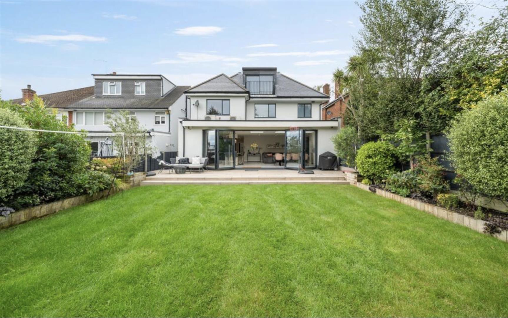 Edgwarebury Lane, Edgware, HA8, photo 8