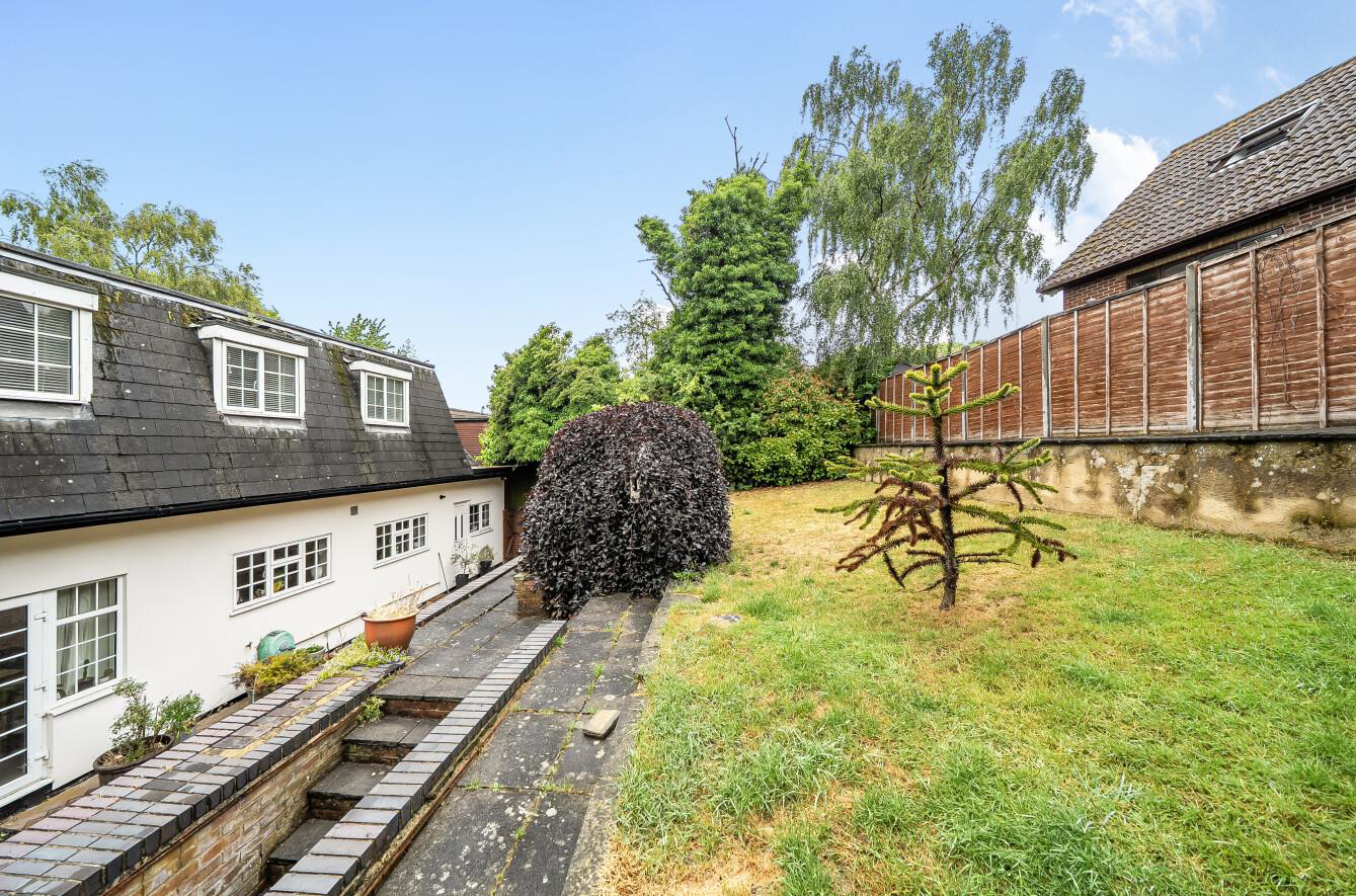 Old Watford Road, Bricket Wood, AL2, photo 9
