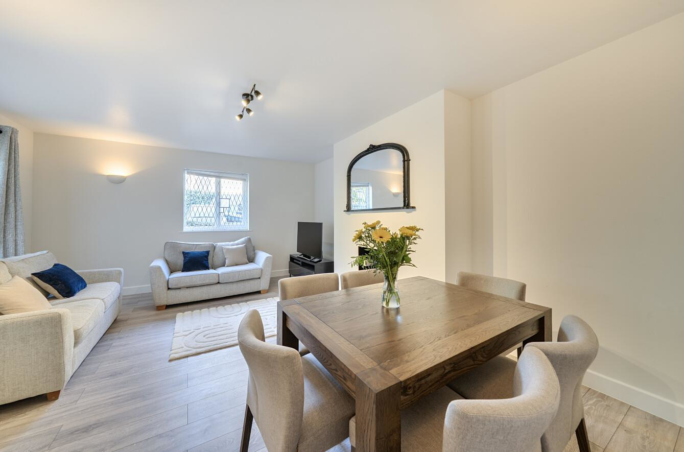 Orford Court, Stanmore, HA7, photo 2