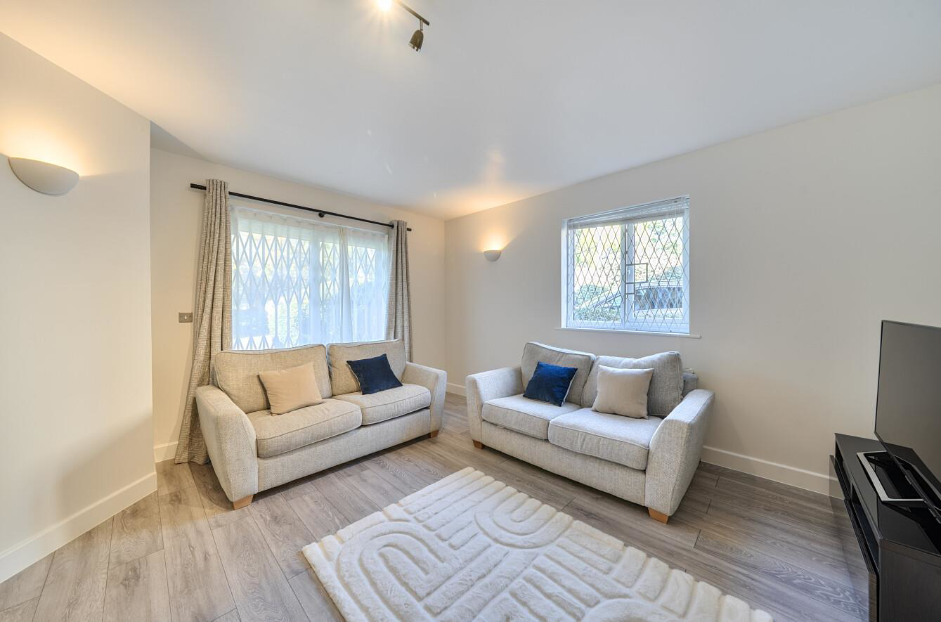 Orford Court, Stanmore, HA7, photo 3