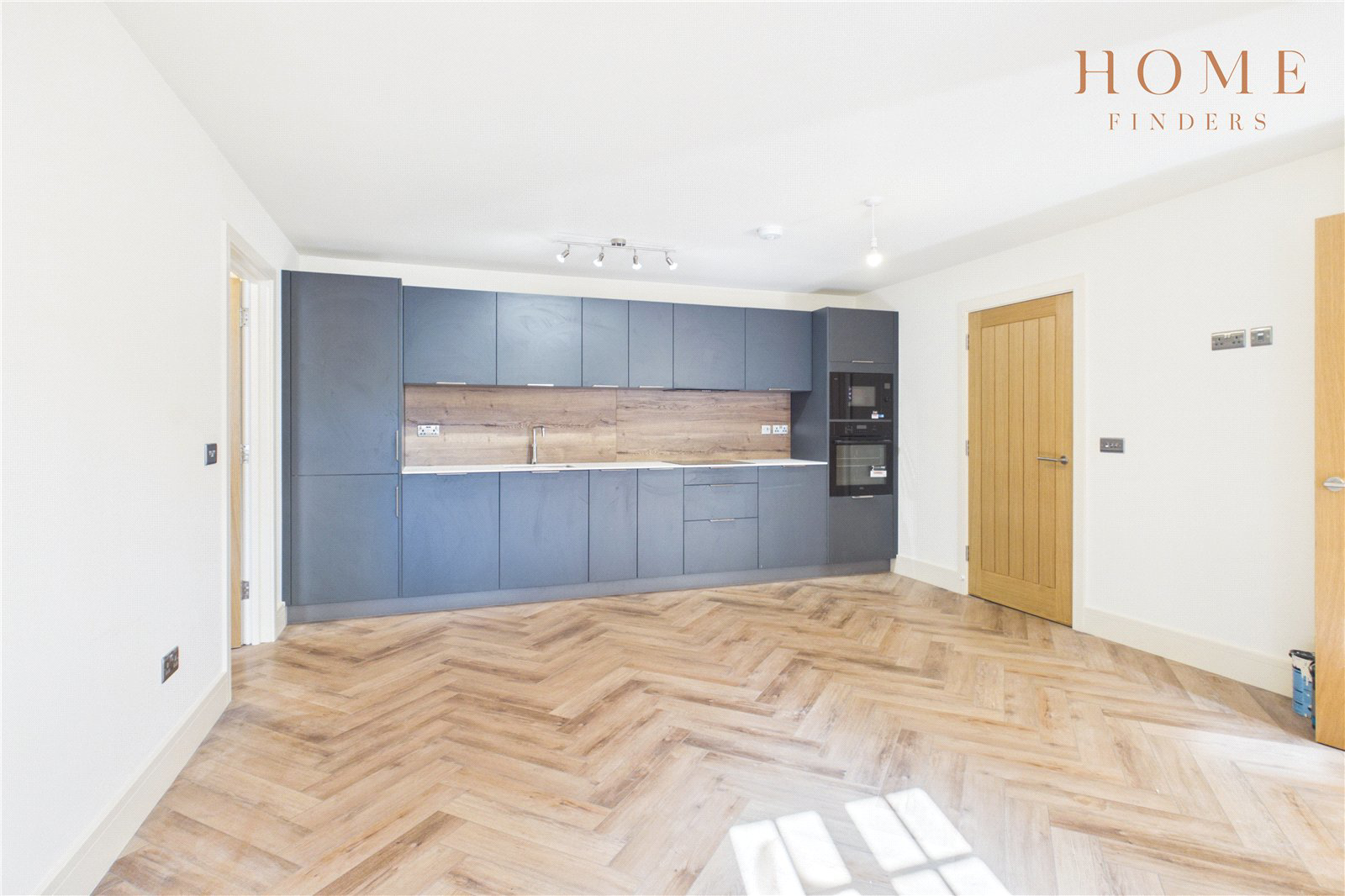Marlborough Road, Old Town, Swindon, Wiltshire, SN3, photo 2