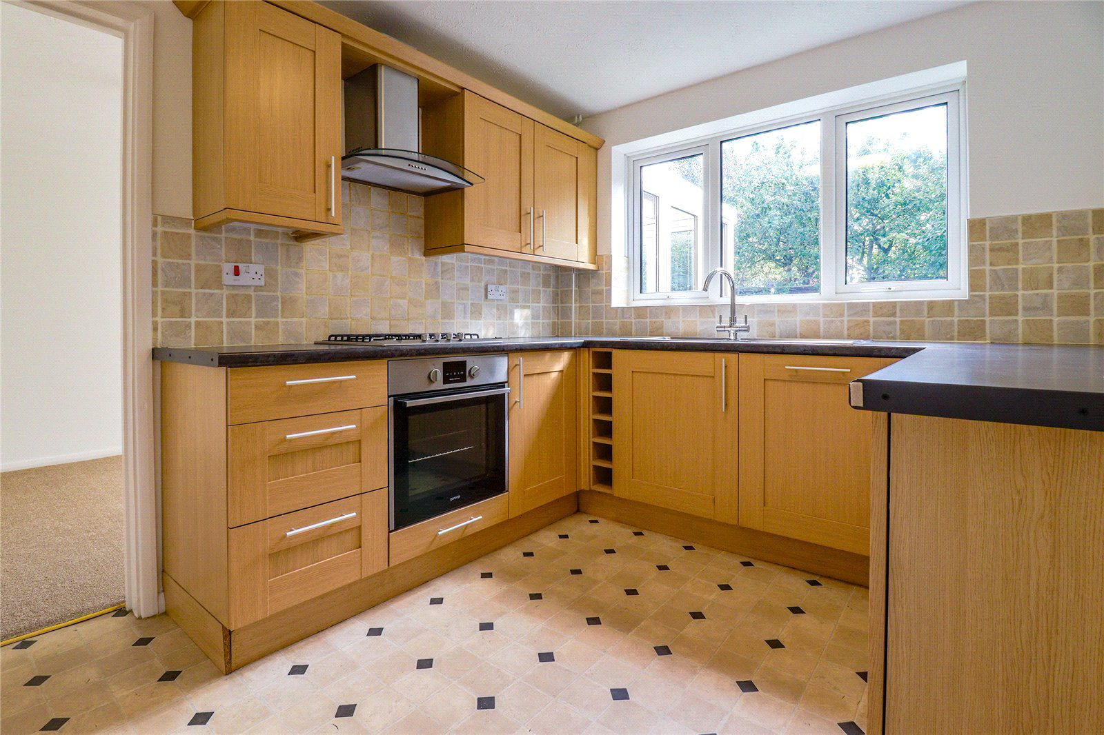 3 Tamarisk Close, Calne, Wiltshire, SN11 0QU, photo 2