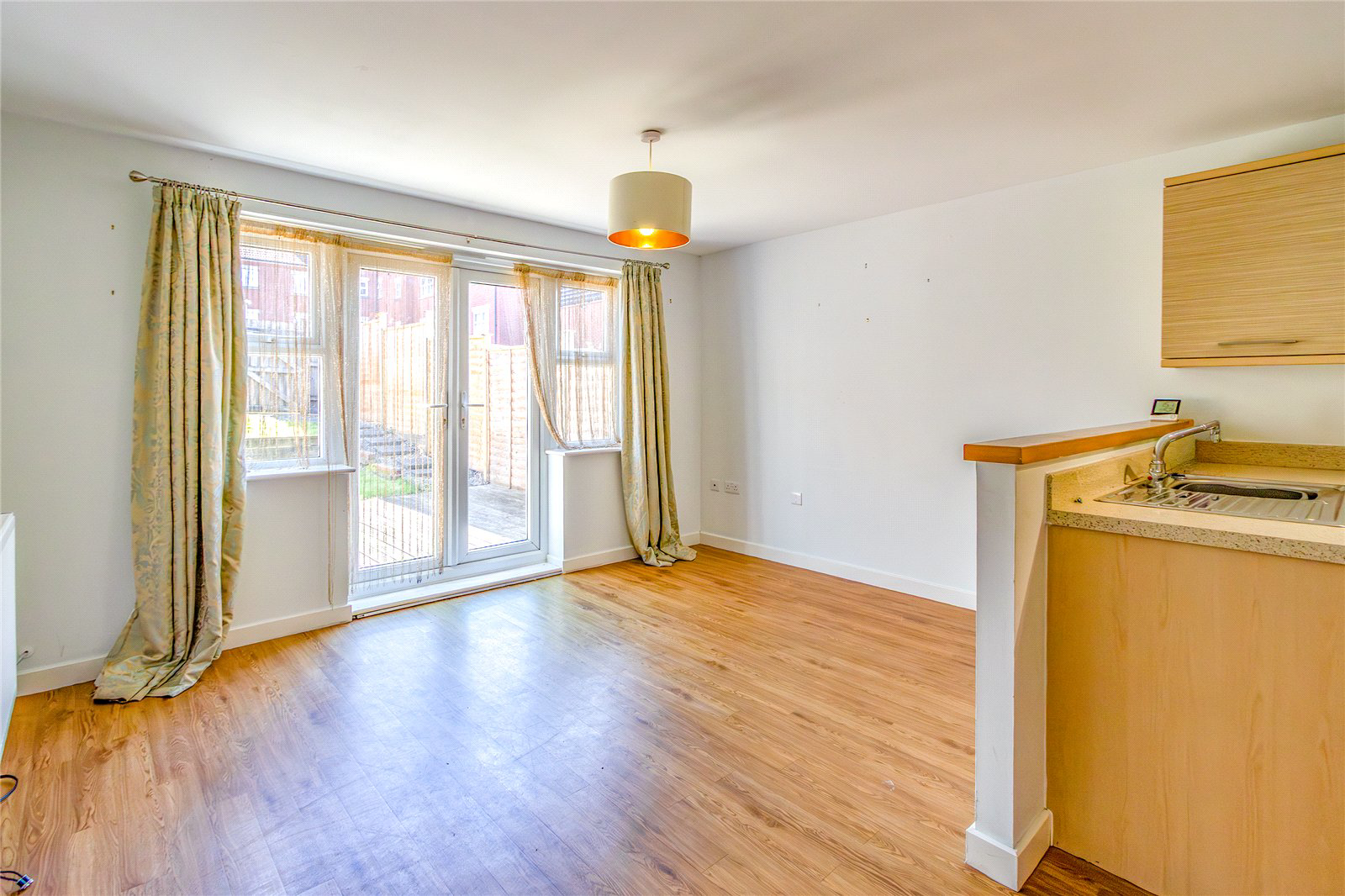 3 Cloatley Crescent, Royal Wootton Bassett, Wiltshire, SN4 7FH, photo 2