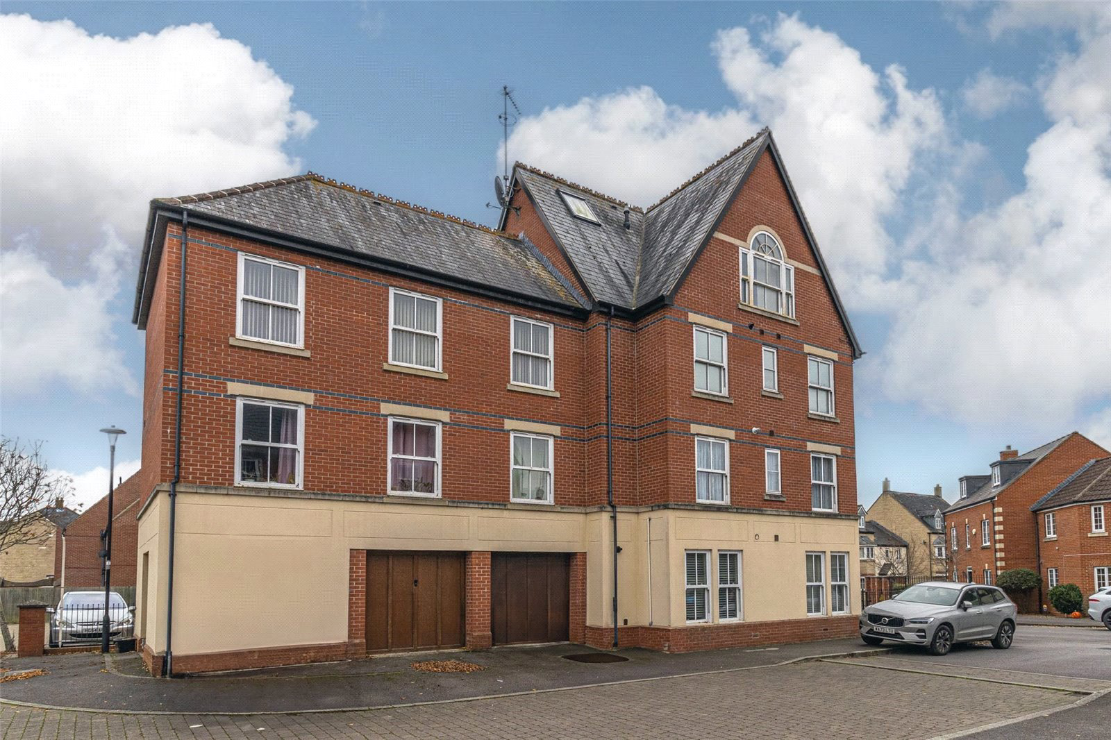 45 Luna Close, Oakhurst, Swindon, Wiltshire, SN25 2LZ