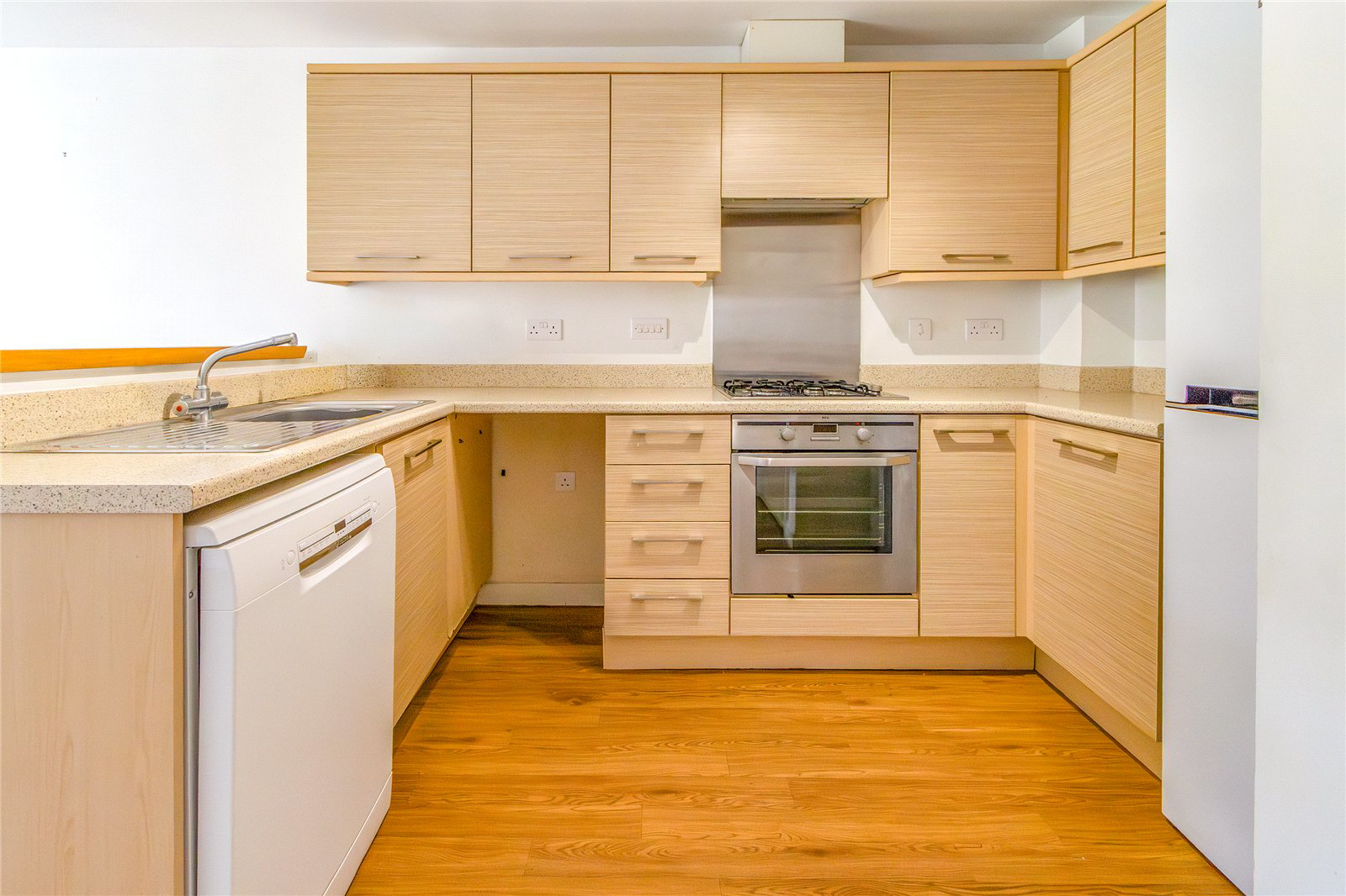 3 Cloatley Crescent, Royal Wootton Bassett, Wiltshire, SN4 7FH, photo 5