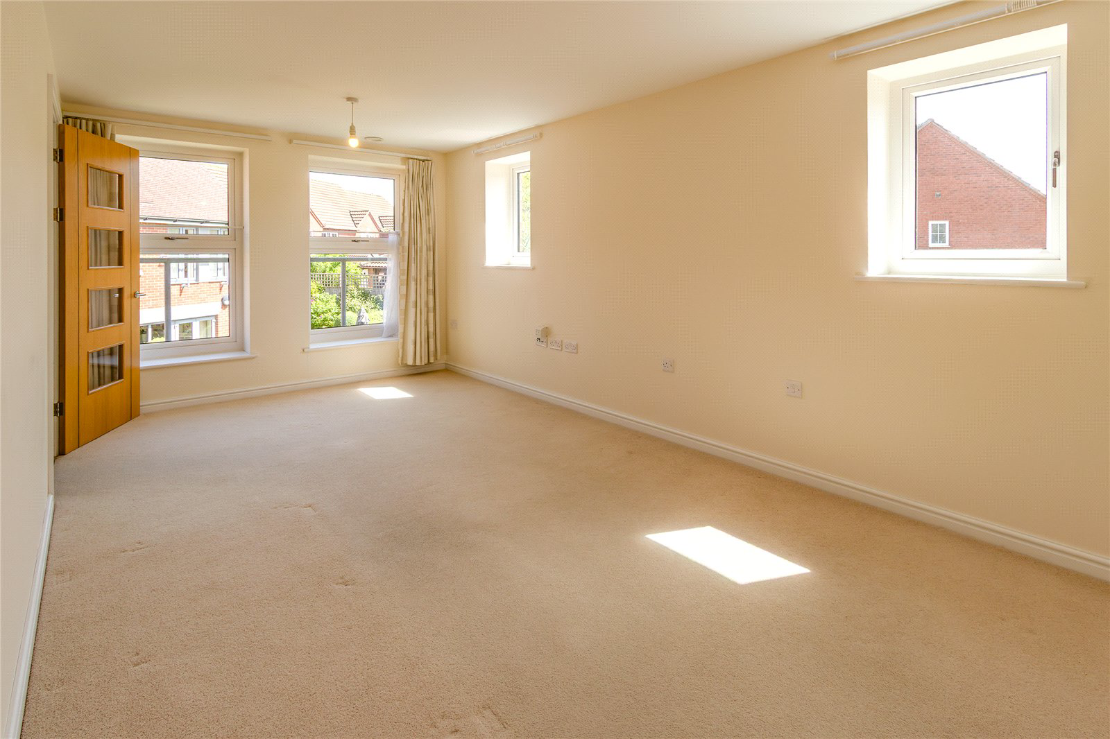 Blunsdon Court, Lady Lane, Swindon, Wiltshire, SN25, photo 2