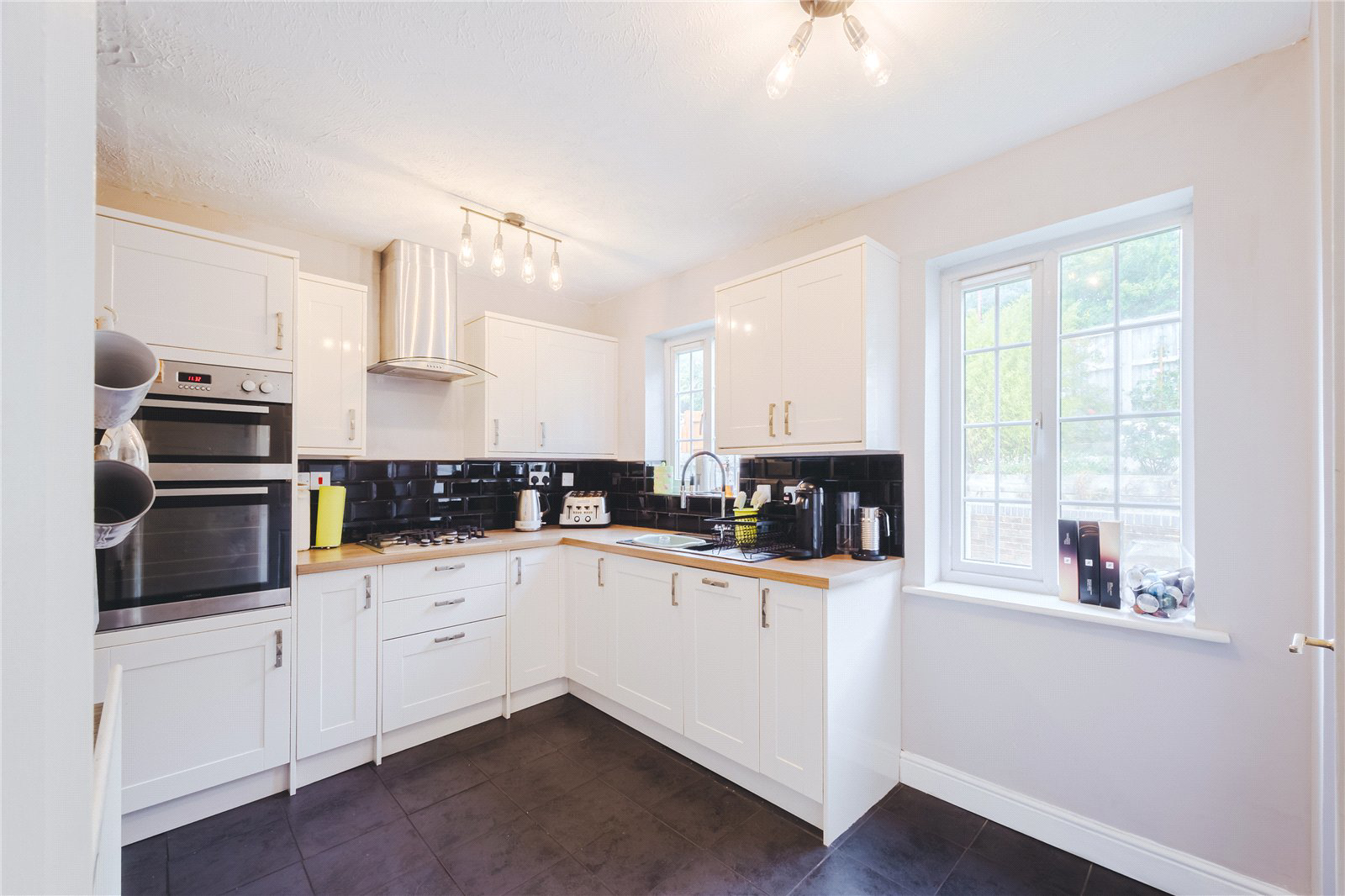 Warrener Close, Groundwell West, Swindon, Wiltshire, SN25, photo 2