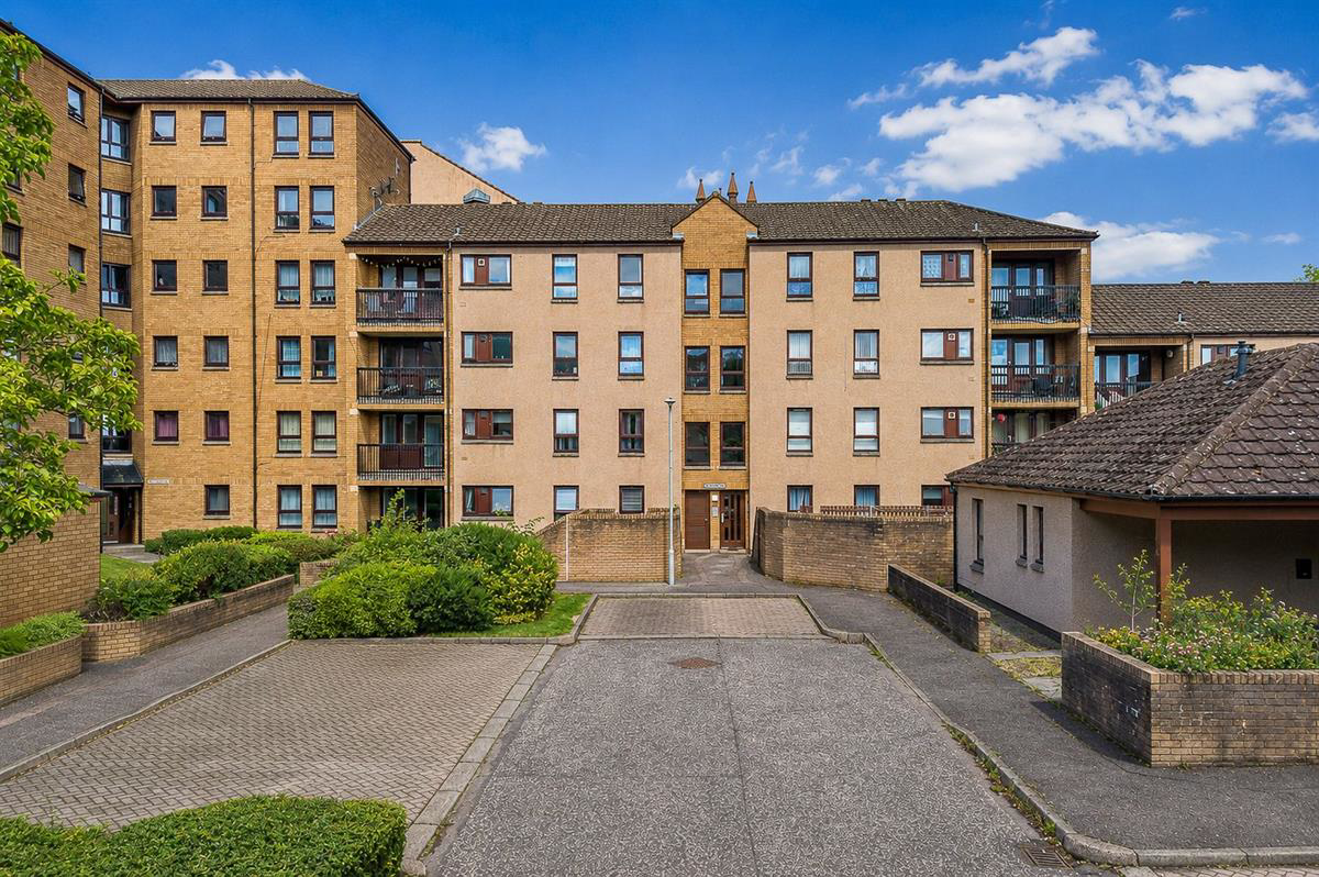 Flat G, 12 Mary Slessor Square, Dundee. DD4 6BW