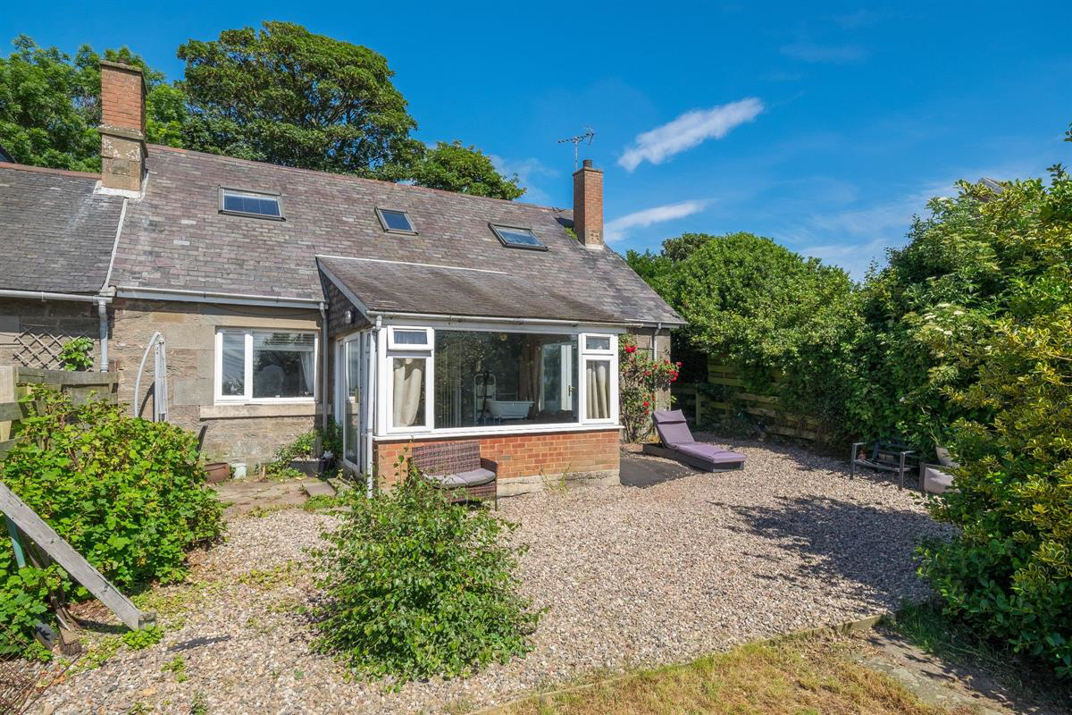 6 Tankerville Cottages, East Haven, Carnoustie. DD7 6LR