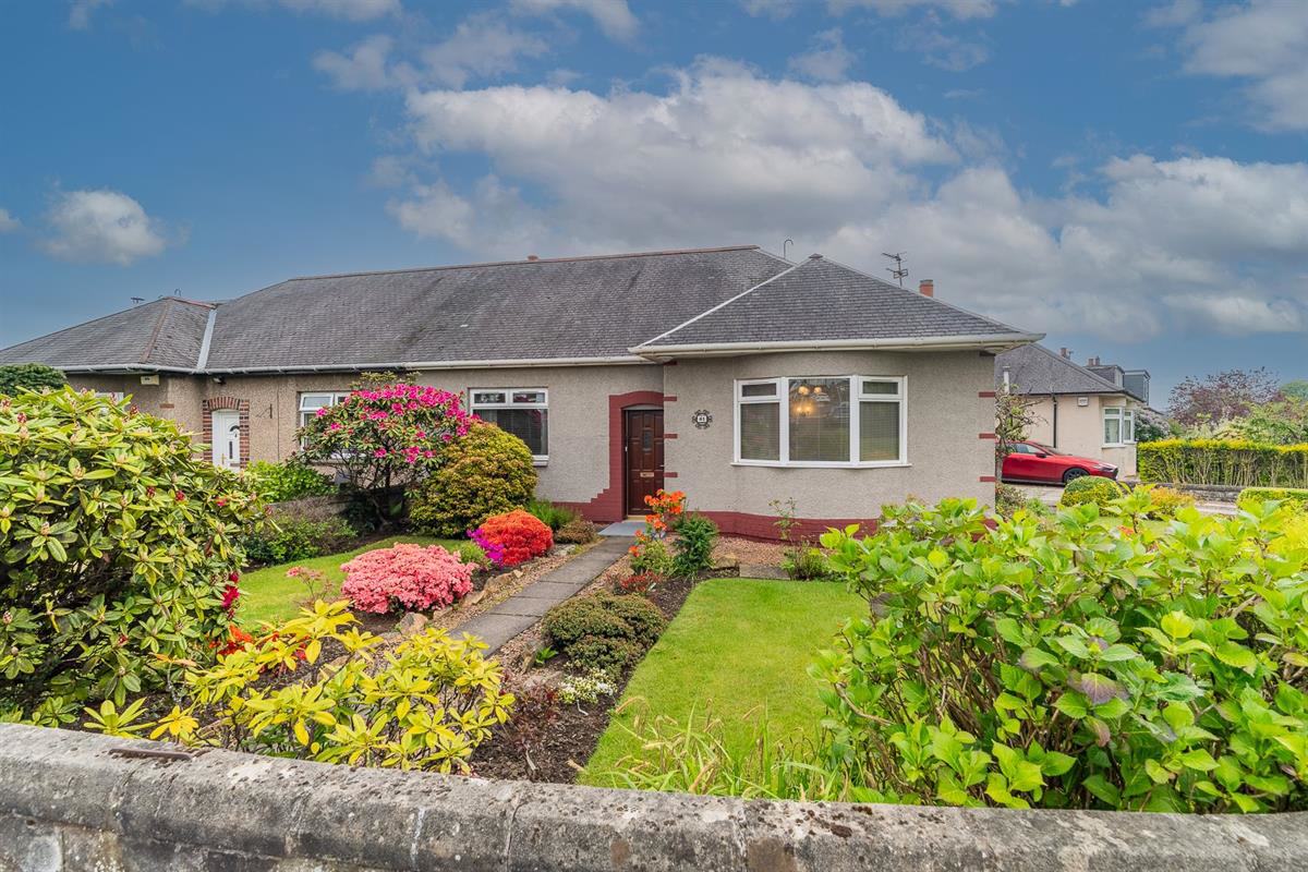61 Dennison Road East, Dundee. DD4 7DT