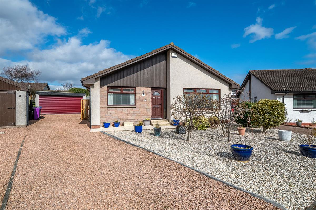 45 Craigmill Gardens, Carnoustie DD7 6HX