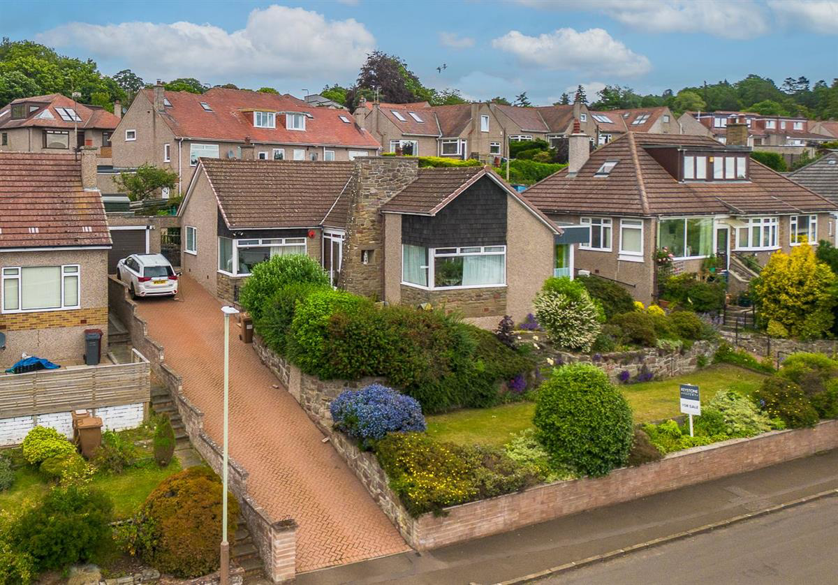 27 Menzieshill Road, Dundee. DD2 1PT