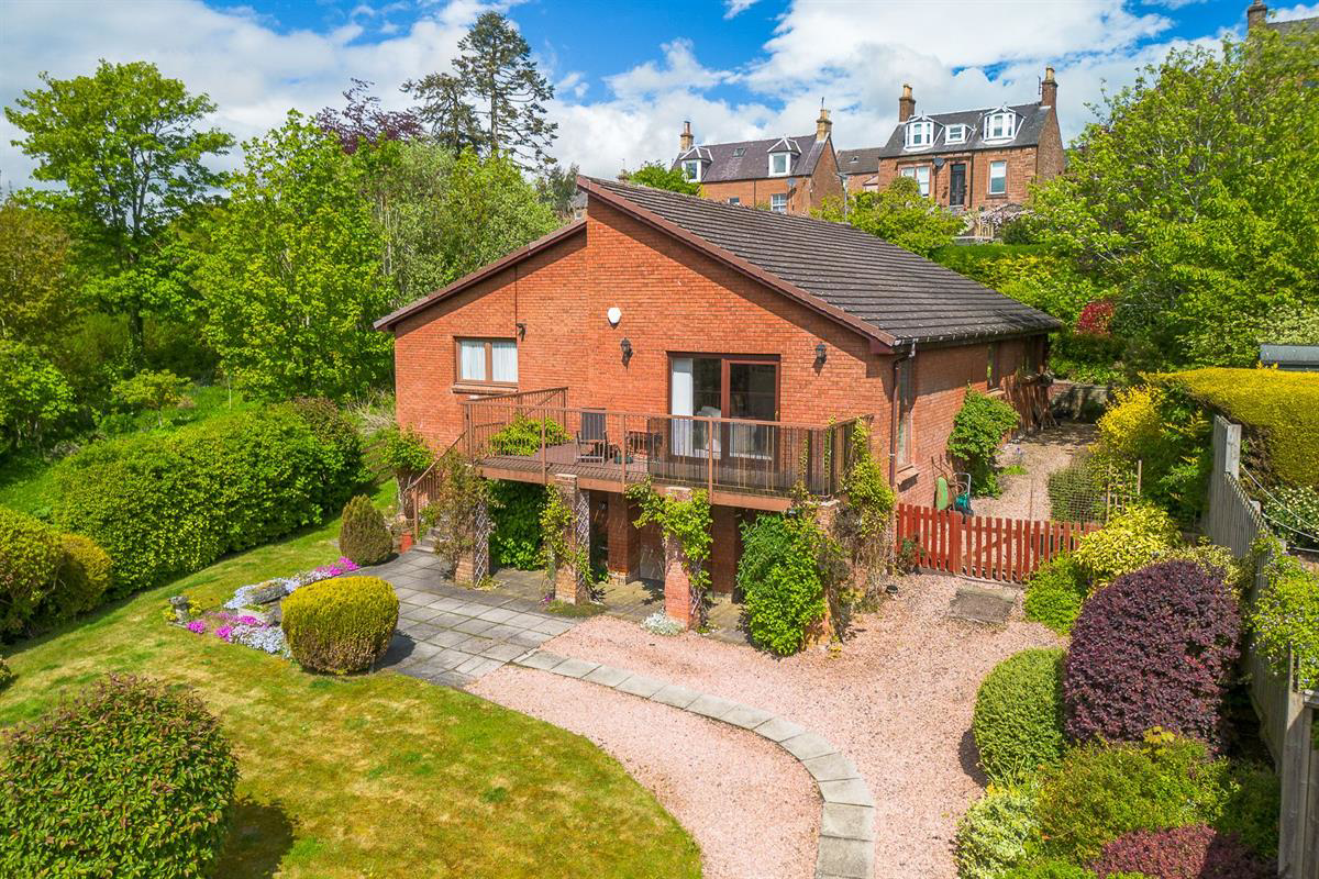 11 Tannage Brae, Kirriemuir. DD8 4ES