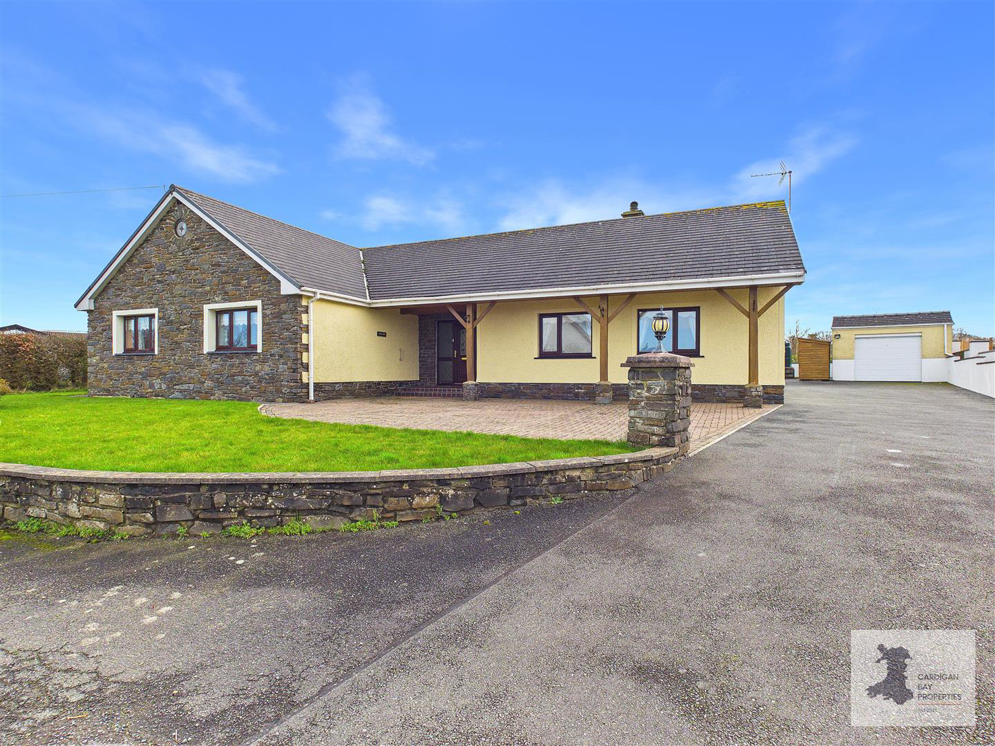 Cross Inn, Llandysul