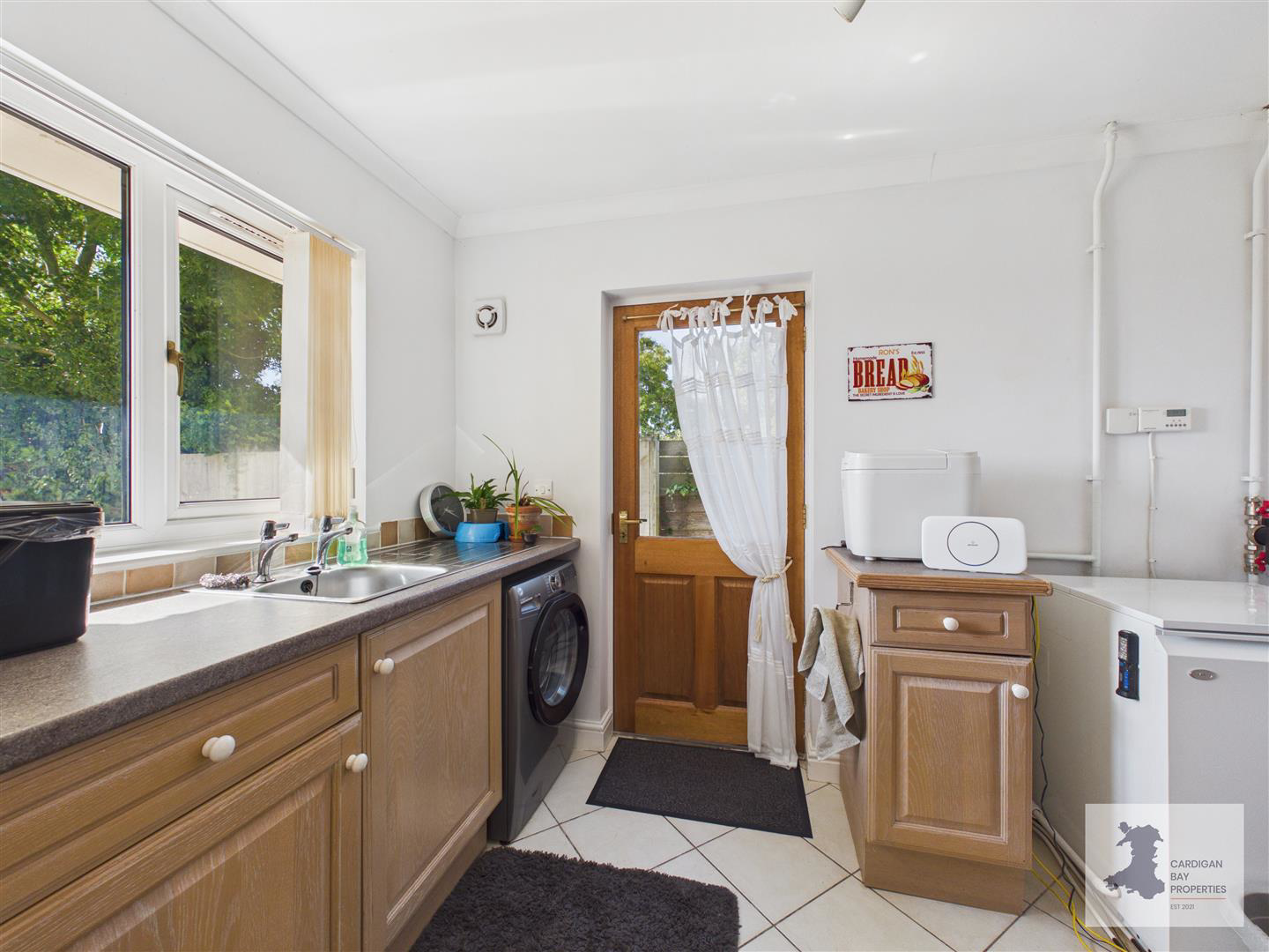 Caemorgan Road, Cardigan, photo 13