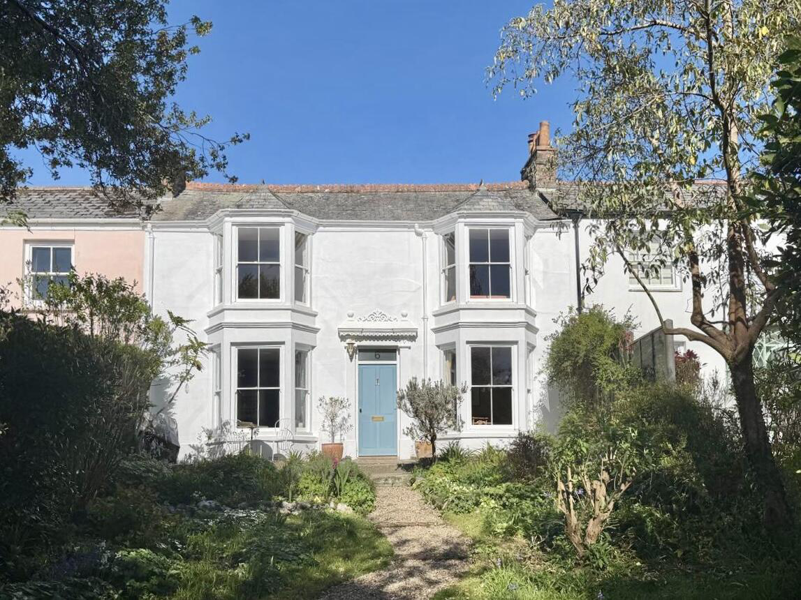 Trennick Row, Truro