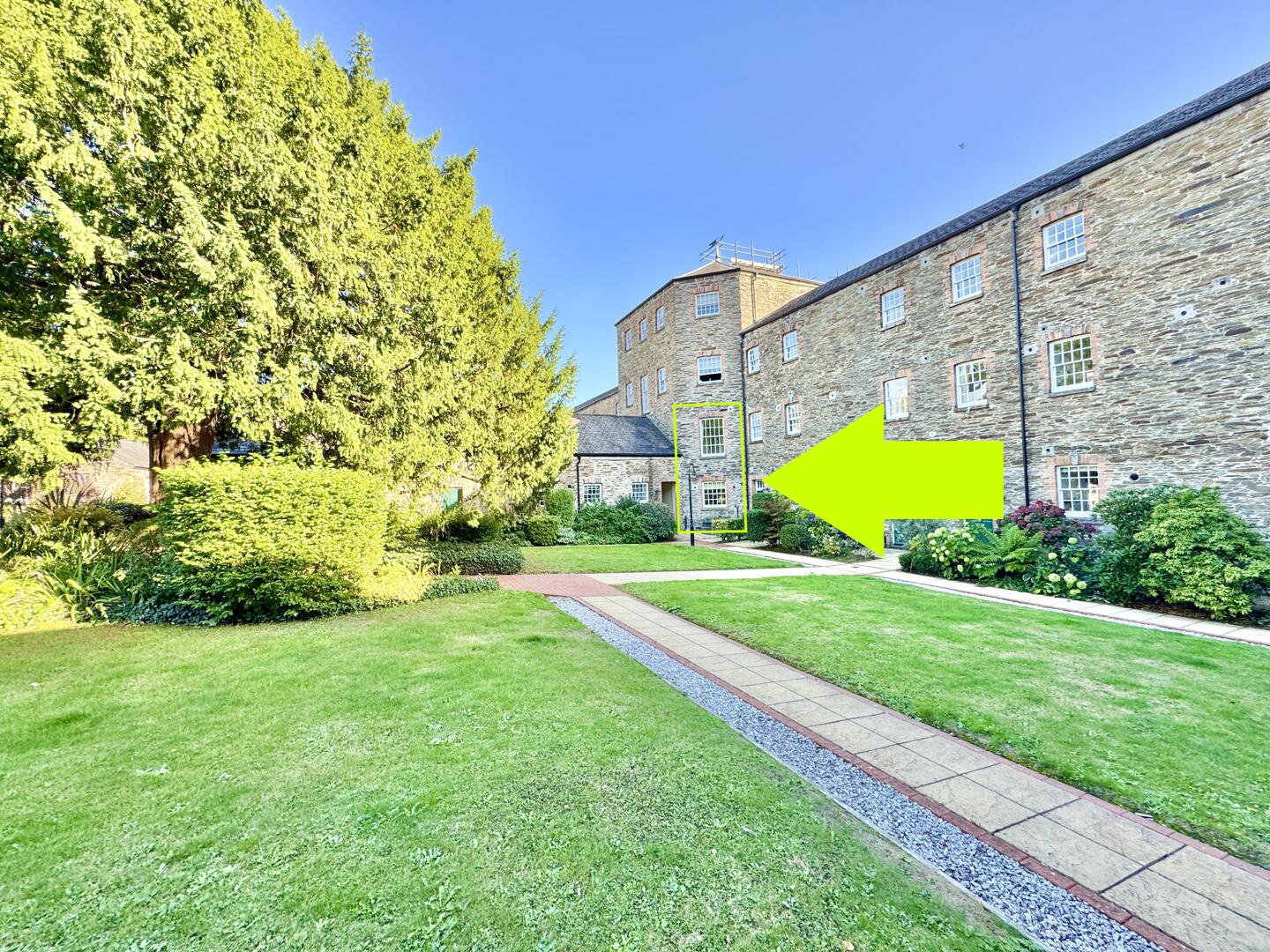 Yew Tree Court, Truro NO ONWARD CHAIN