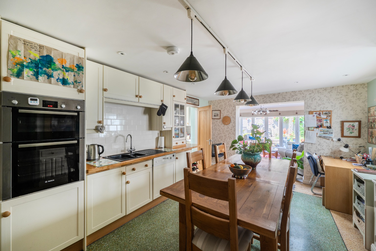 Central Wells with parking and manageable garden, photo 6