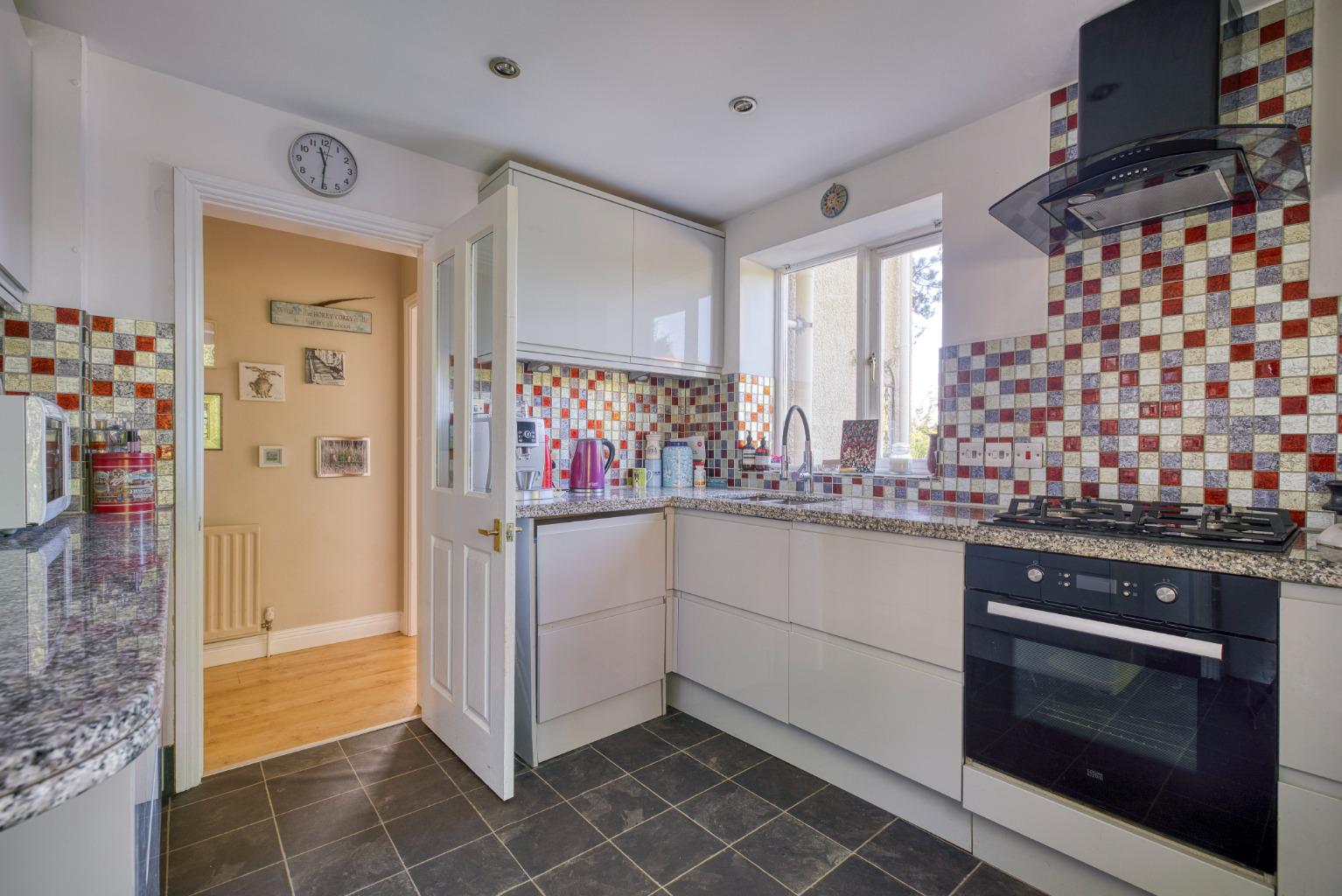 Discreetly located, in an elevated position in the heart of Shepton Mallet, photo 6