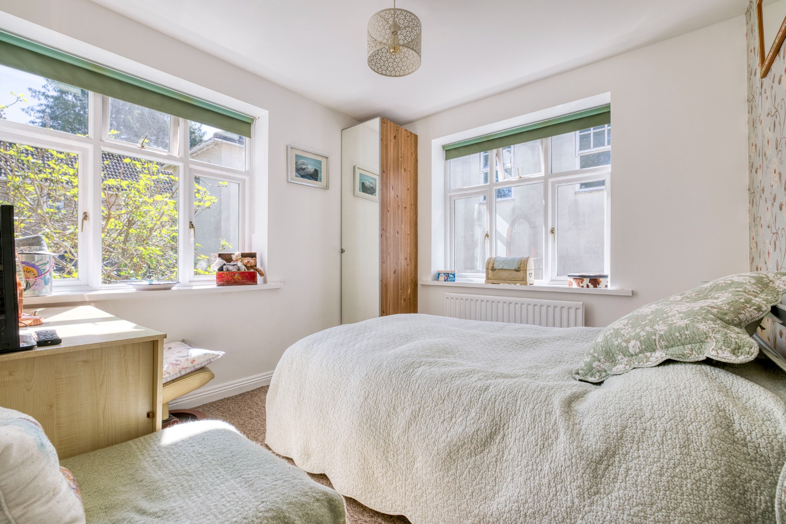 Discreetly located, in an elevated position in the heart of Shepton Mallet, photo 16