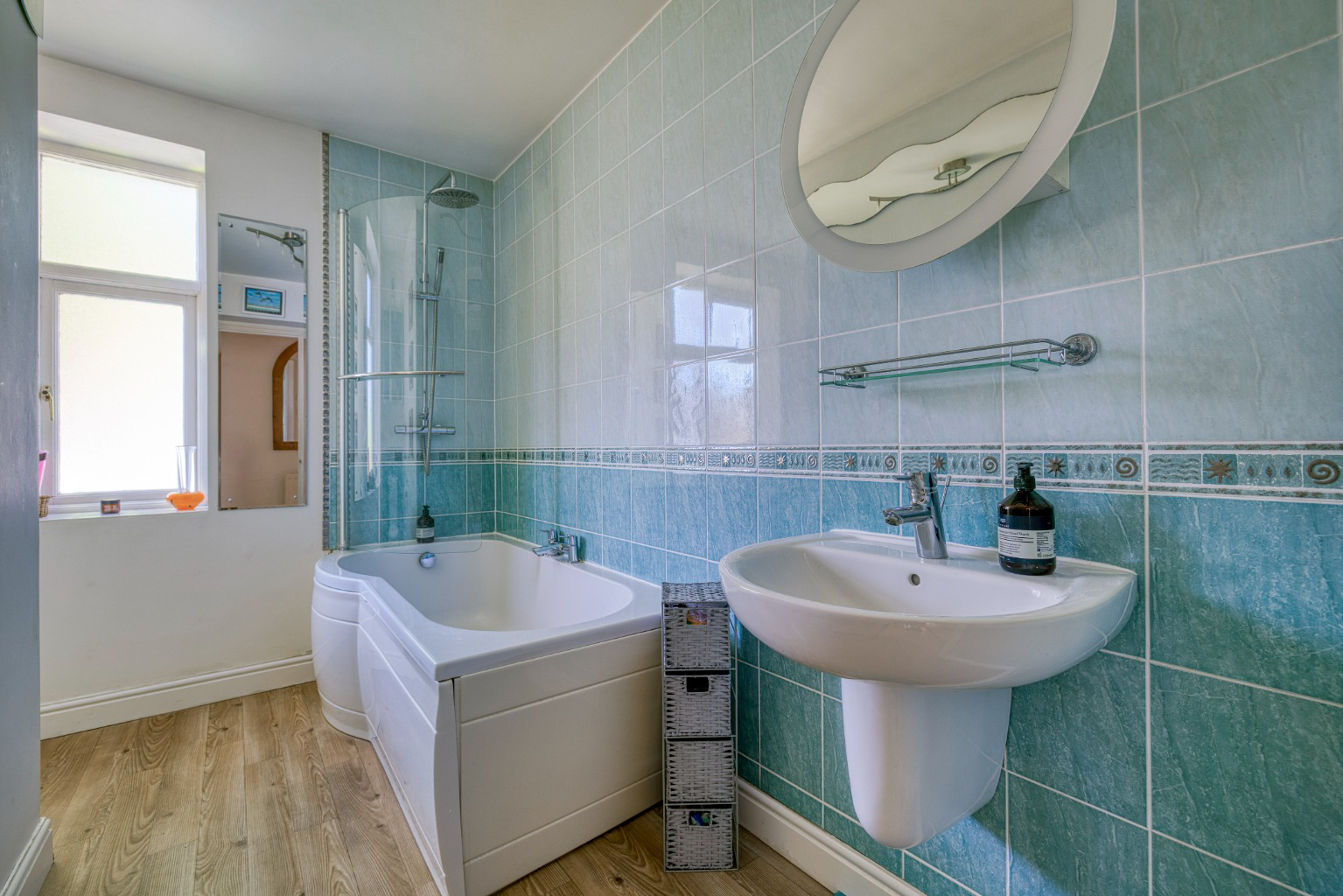 Discreetly located, in an elevated position in the heart of Shepton Mallet, photo 18