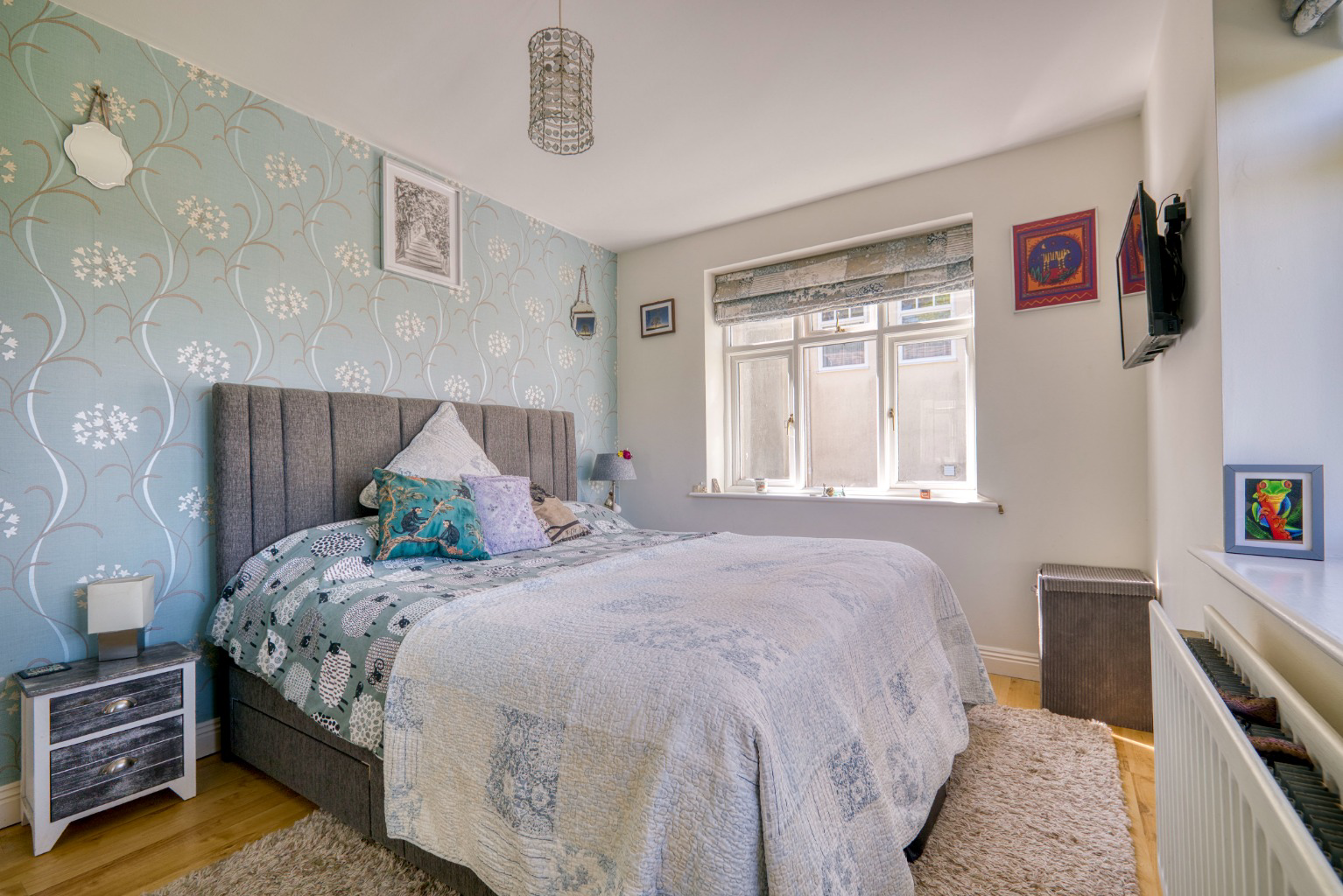 Discreetly located, in an elevated position in the heart of Shepton Mallet, photo 13