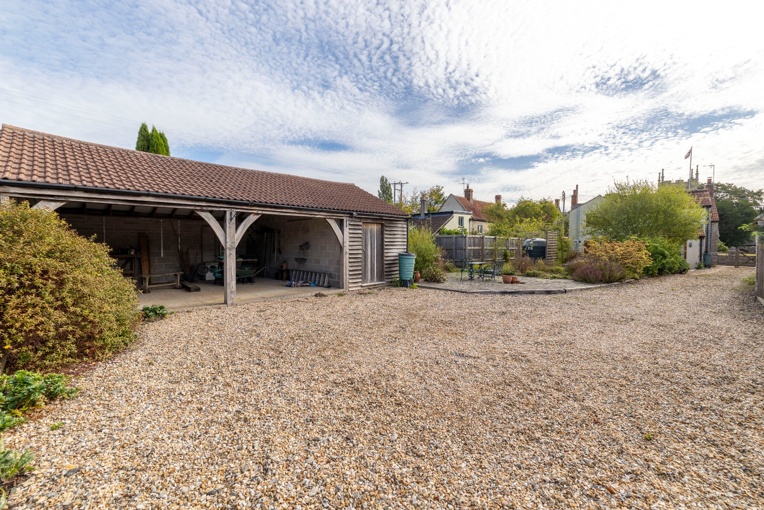 Period cottage in popular village of North Wootton, photo 25