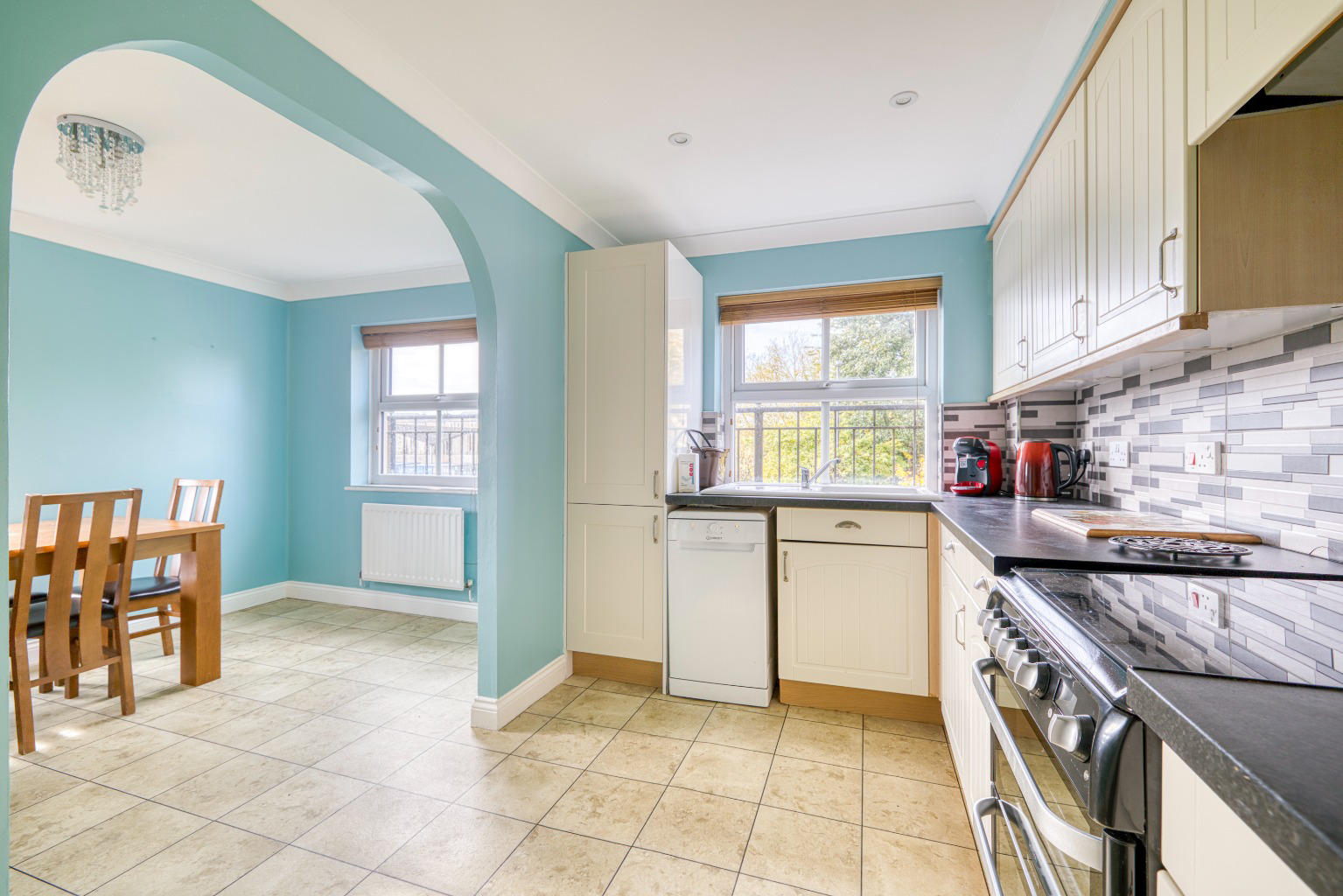 Central Wells, walking distance to all facilities, photo 2