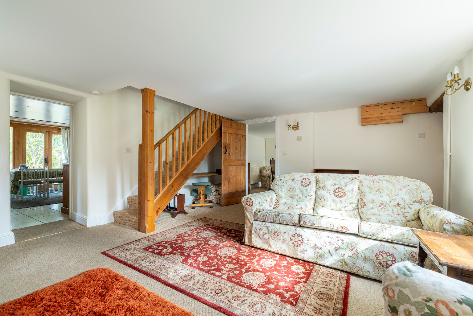 Period cottage in popular village of North Wootton, photo 5