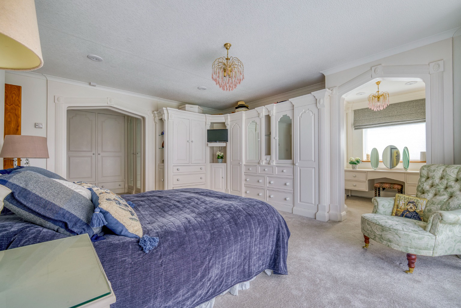 STREET. Great style. Very spacious 3,000 sq.ft. +, photo 14