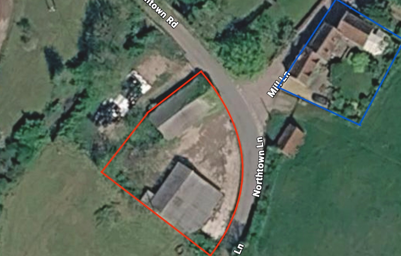 Nr Wells, house with barns, photo 47