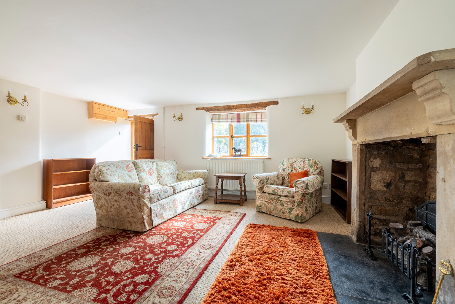 Period cottage in popular village of North Wootton, photo 3