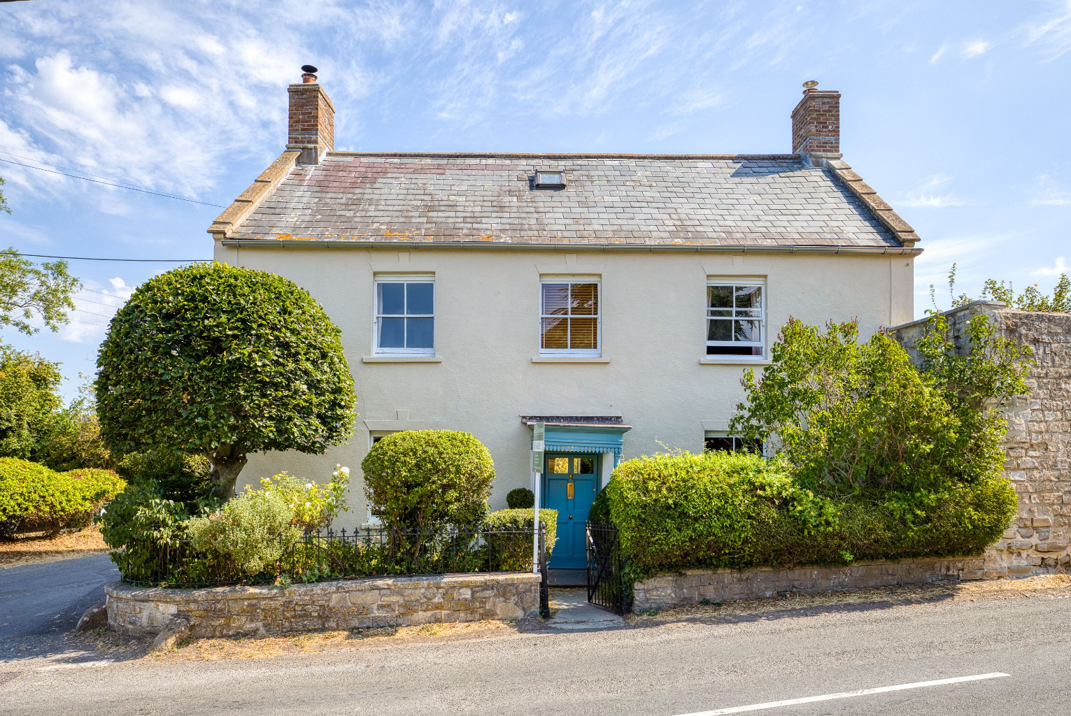 In the heart of Theale, between Wells and Wedmore
