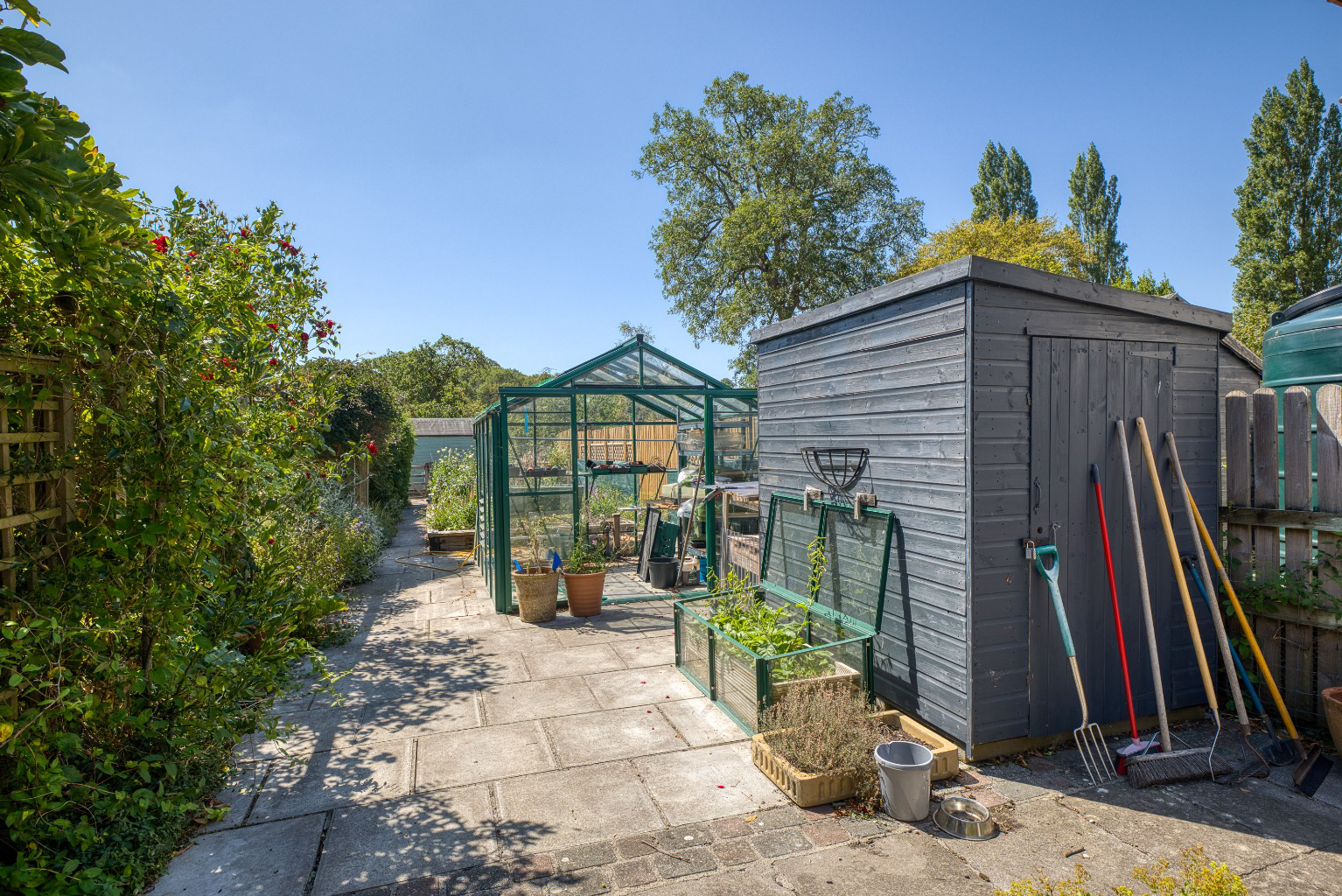 A hidden gem - period barn conversion with secluded gardens and orchard, photo 28