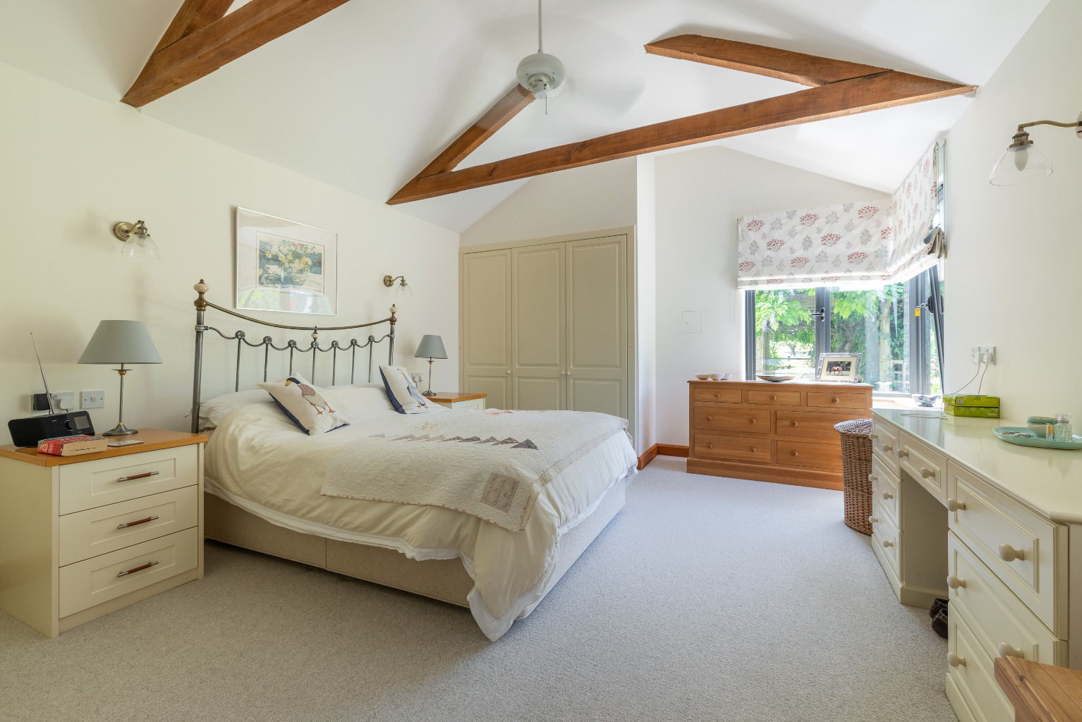 A hidden gem - period barn conversion with secluded gardens and orchard, photo 10