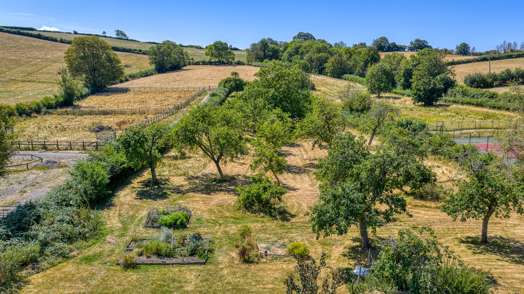A hidden gem - period barn conversion with secluded gardens and orchard, photo 26