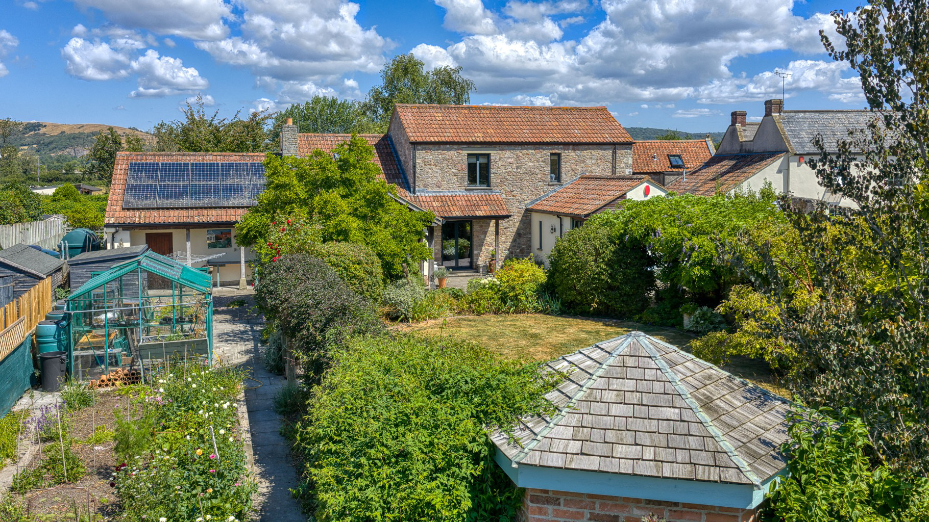 A hidden gem - period barn conversion with secluded gardens and orchard, photo 30