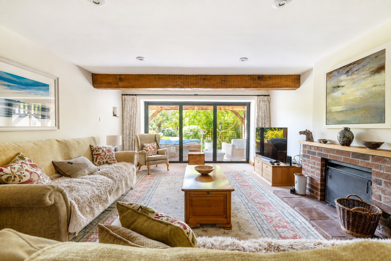 A hidden gem - period barn conversion with secluded gardens and orchard, photo 4