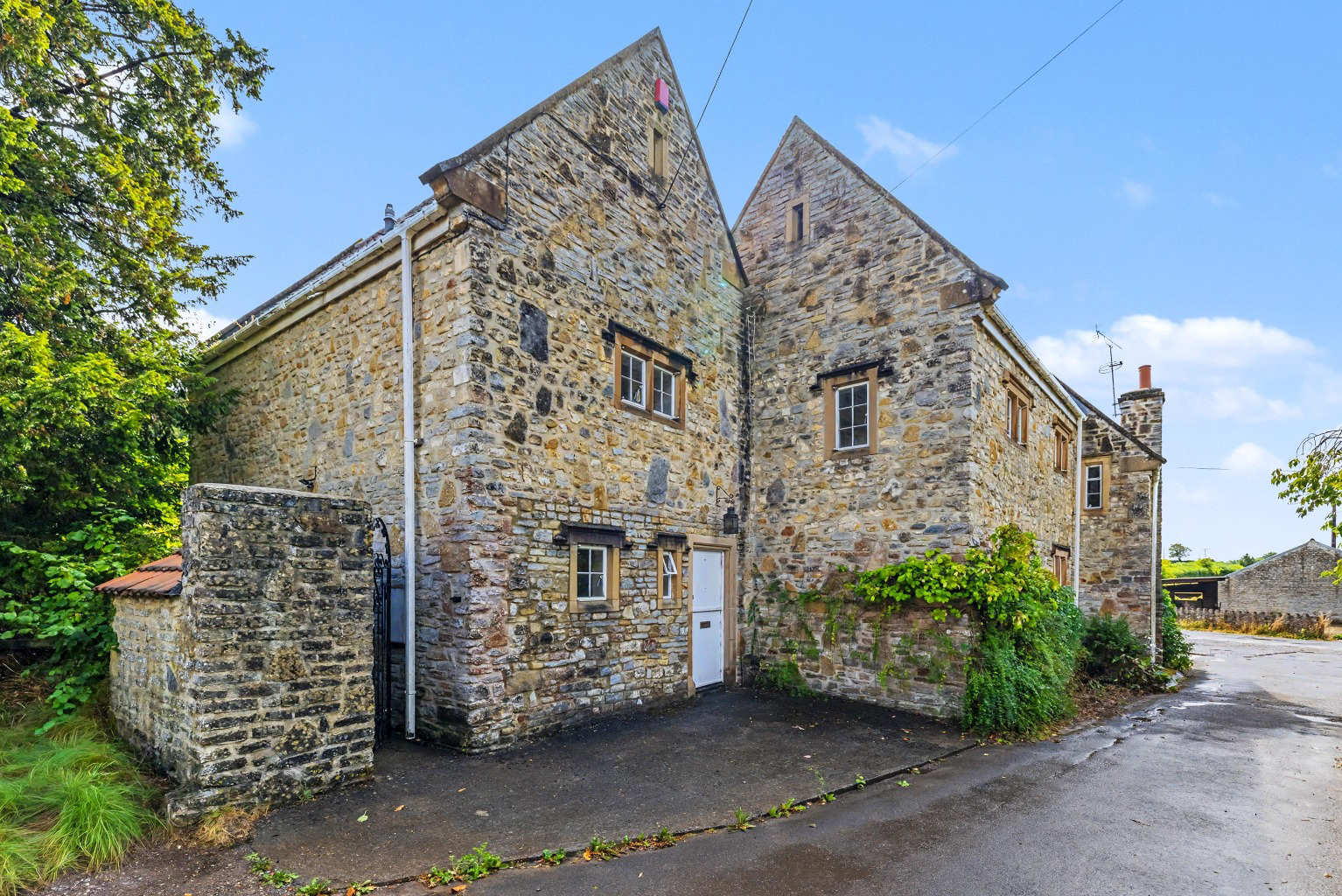 Nr Wells, house with barns, photo 30